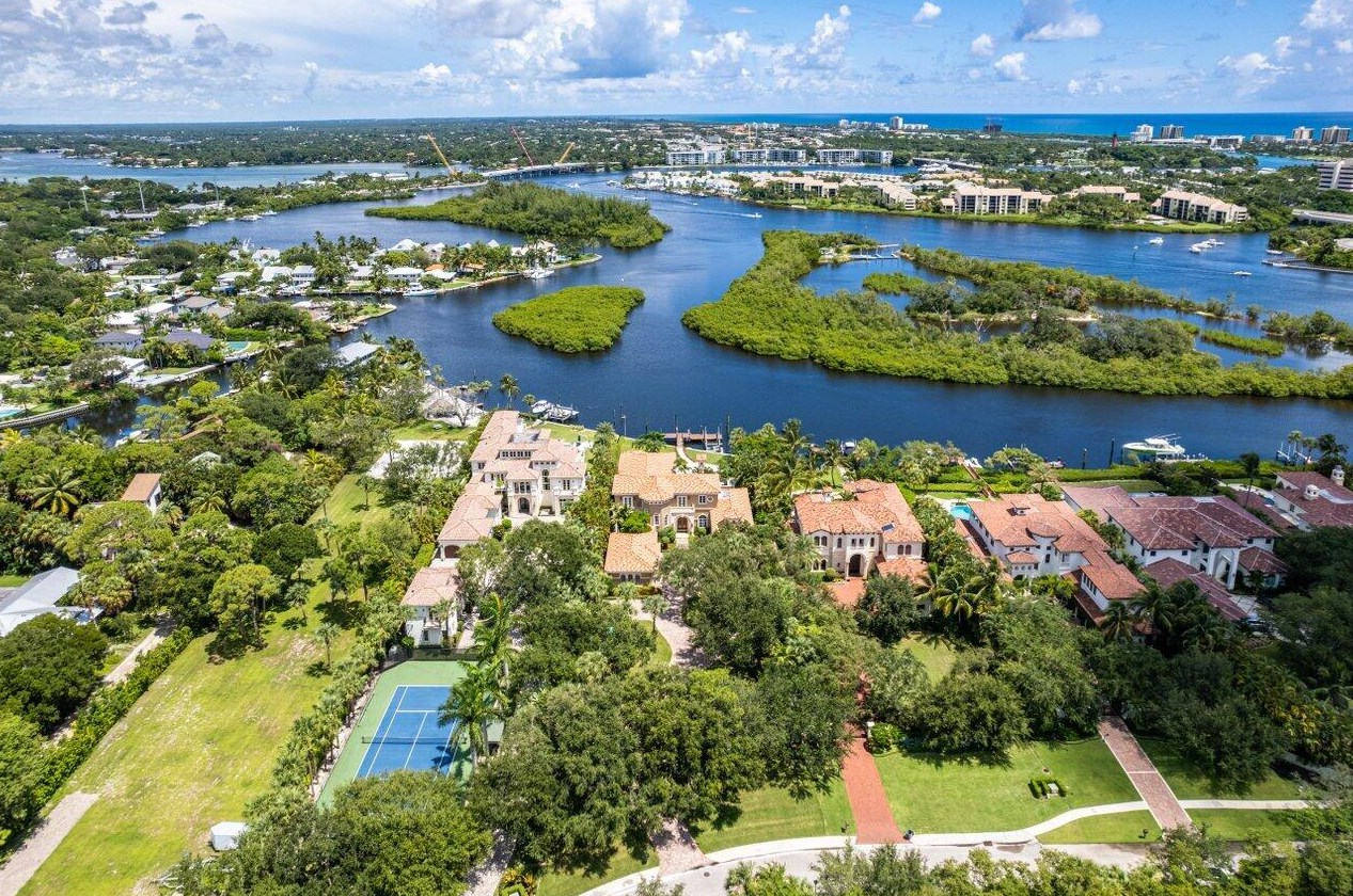 317 Old Jupiter Beach Rd, Jupiter FL  33477-5034 exterior