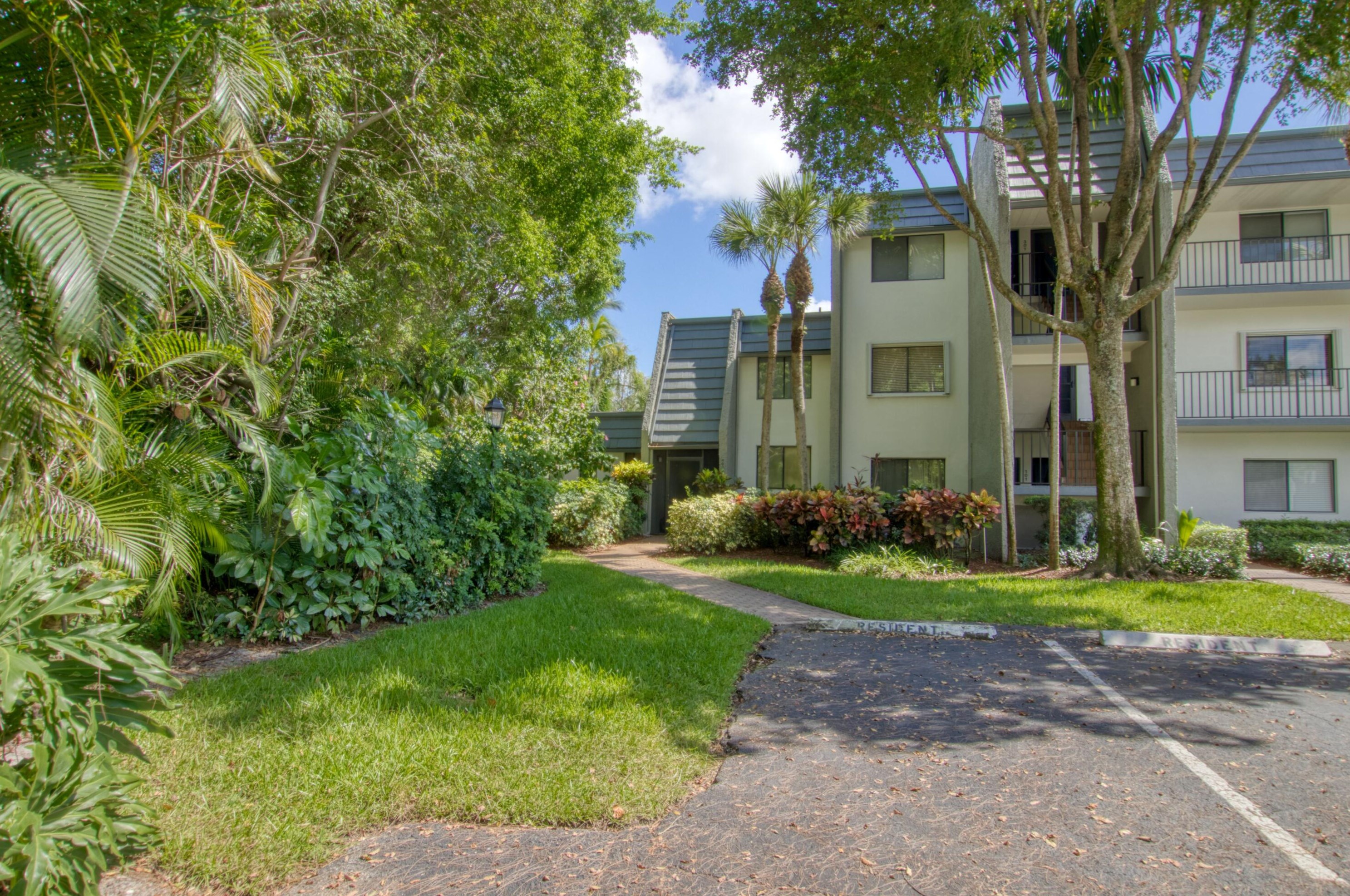 4835 Esedra Ct, Lake Worth, FL 33467-5071