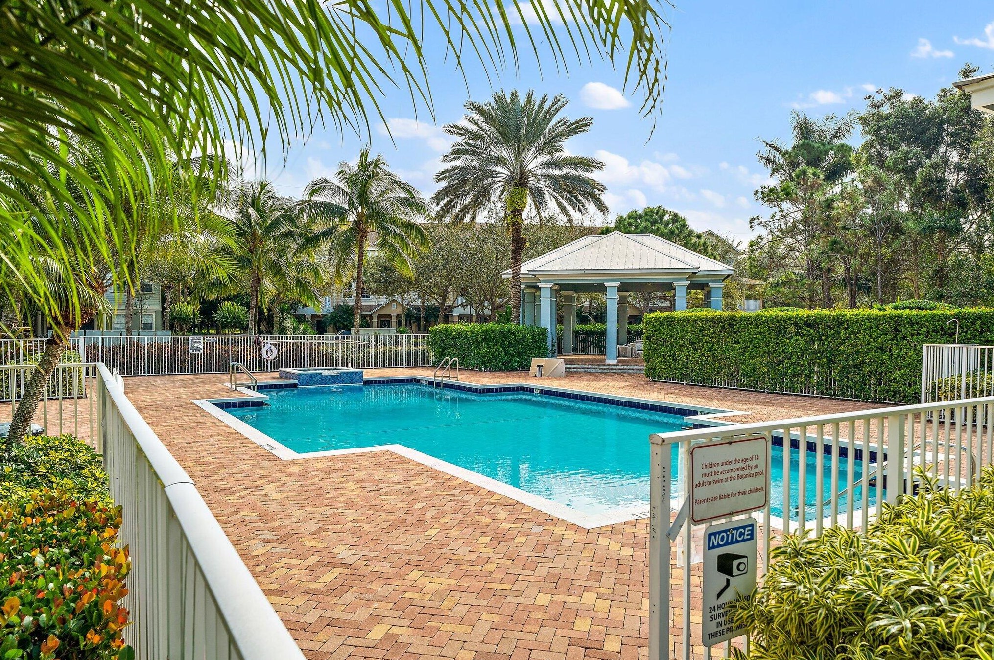 141 Seagrape Dr, Jupiter FL  14204-7890 exterior