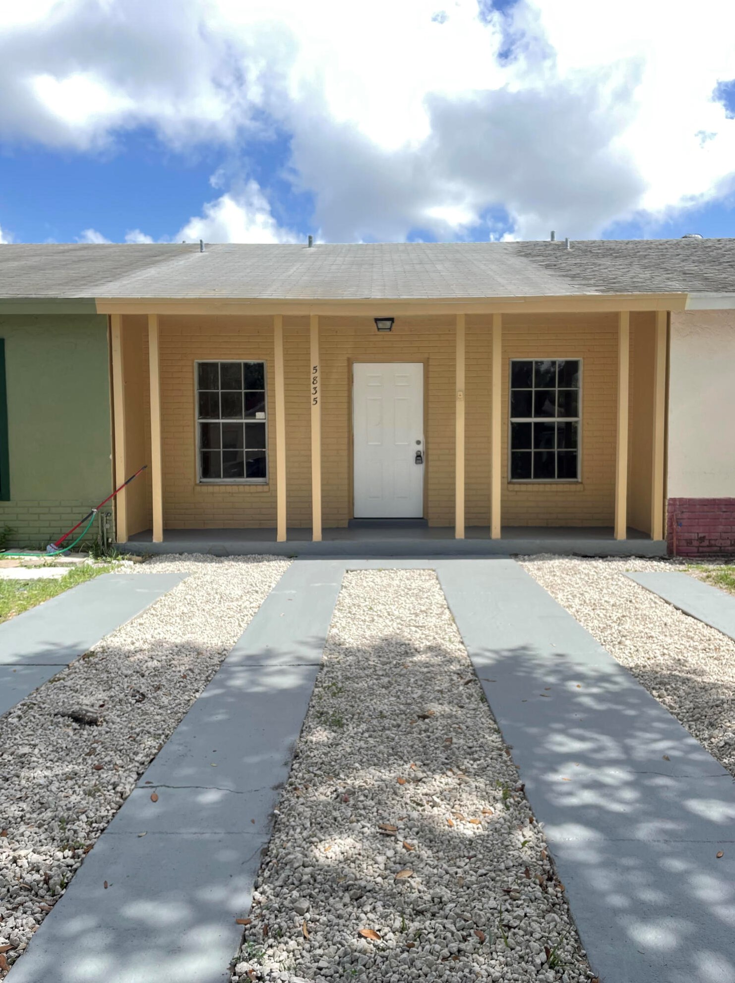 5835 37th Ct, Lake Worth, FL 33463-3284