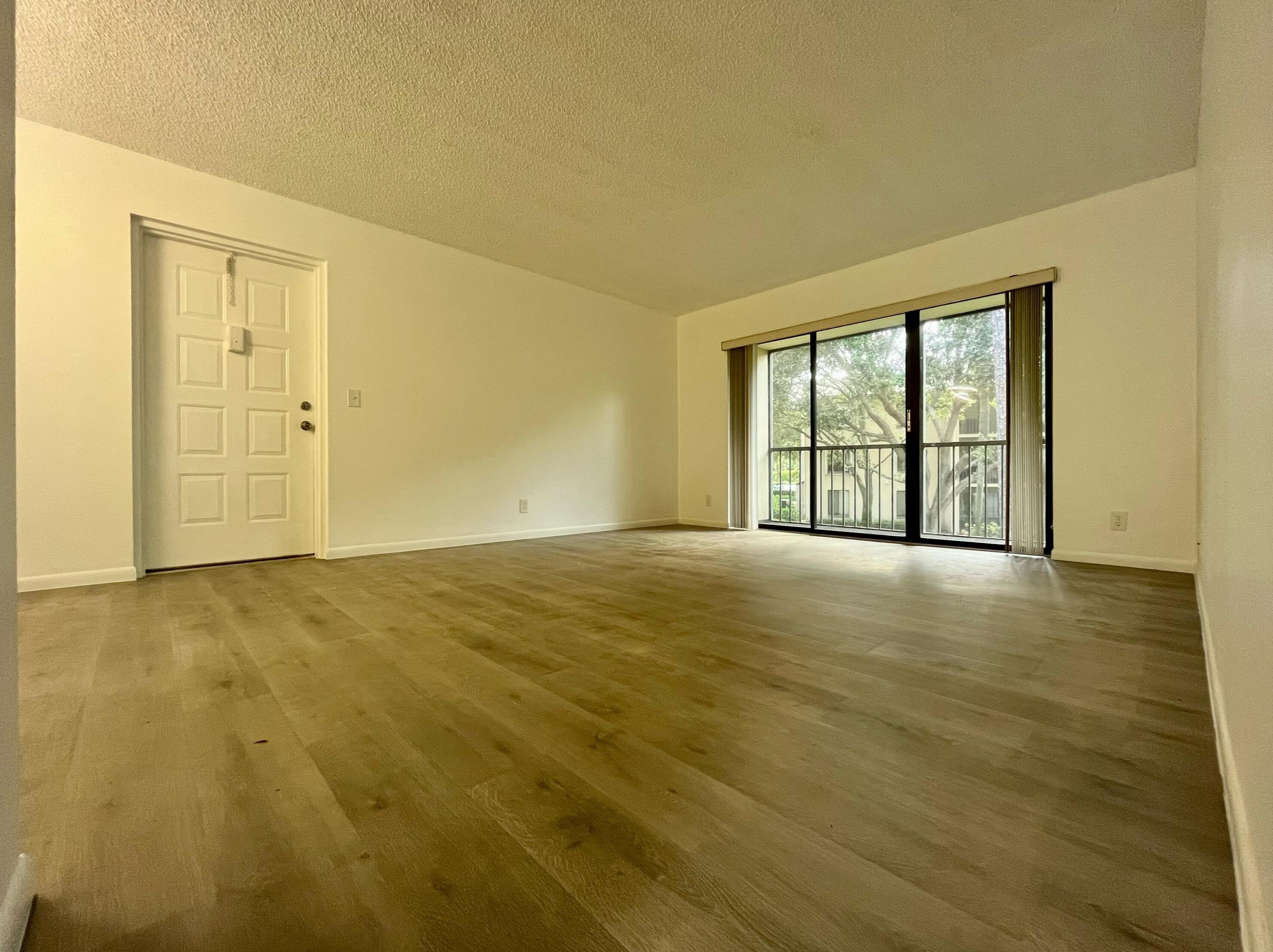 208 Foxtail Dr Apt G2, West Palm Beach, FL 33415