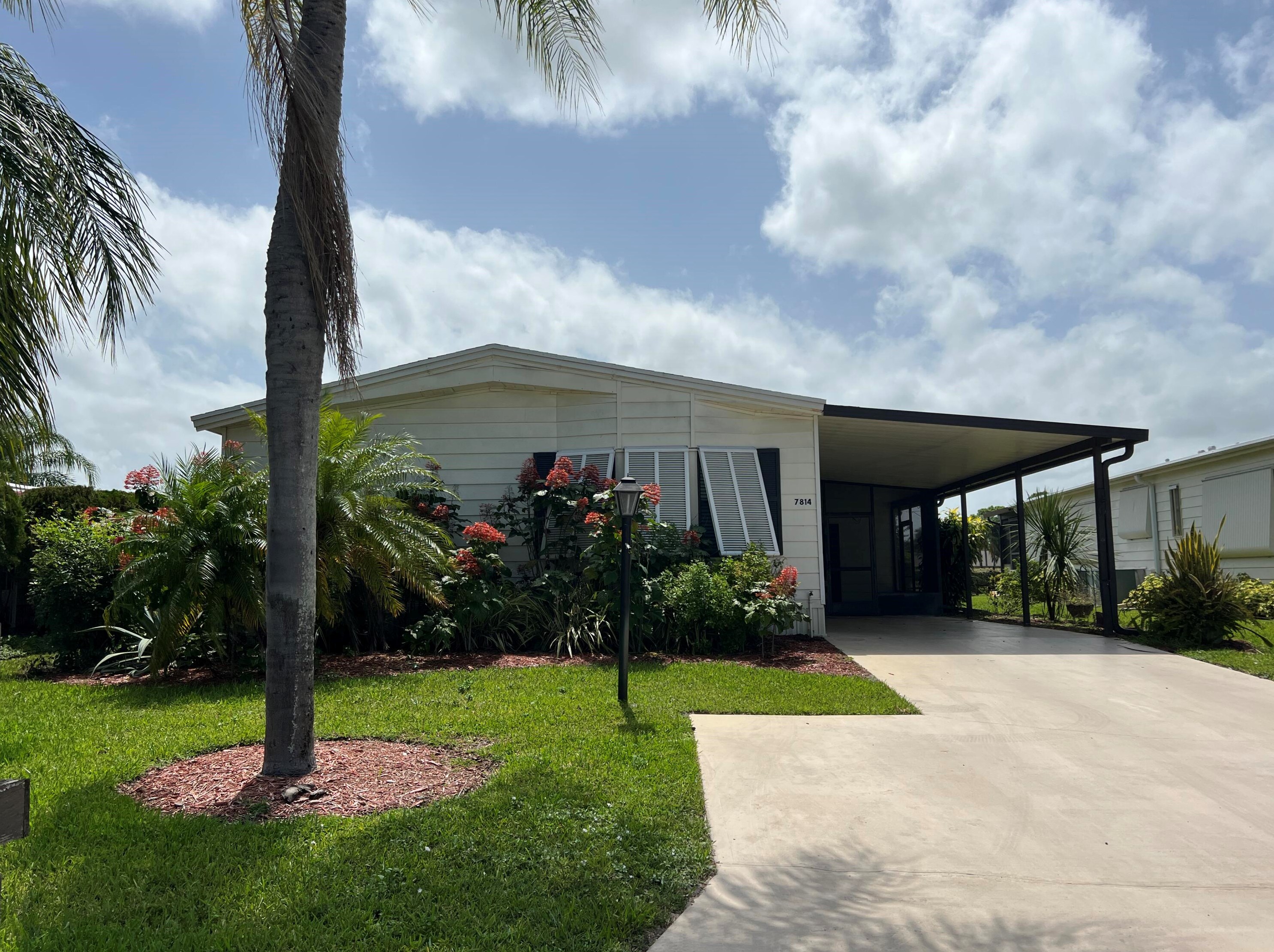 7814 Saratoga Dr, Hobe Sound, FL 33455-5913