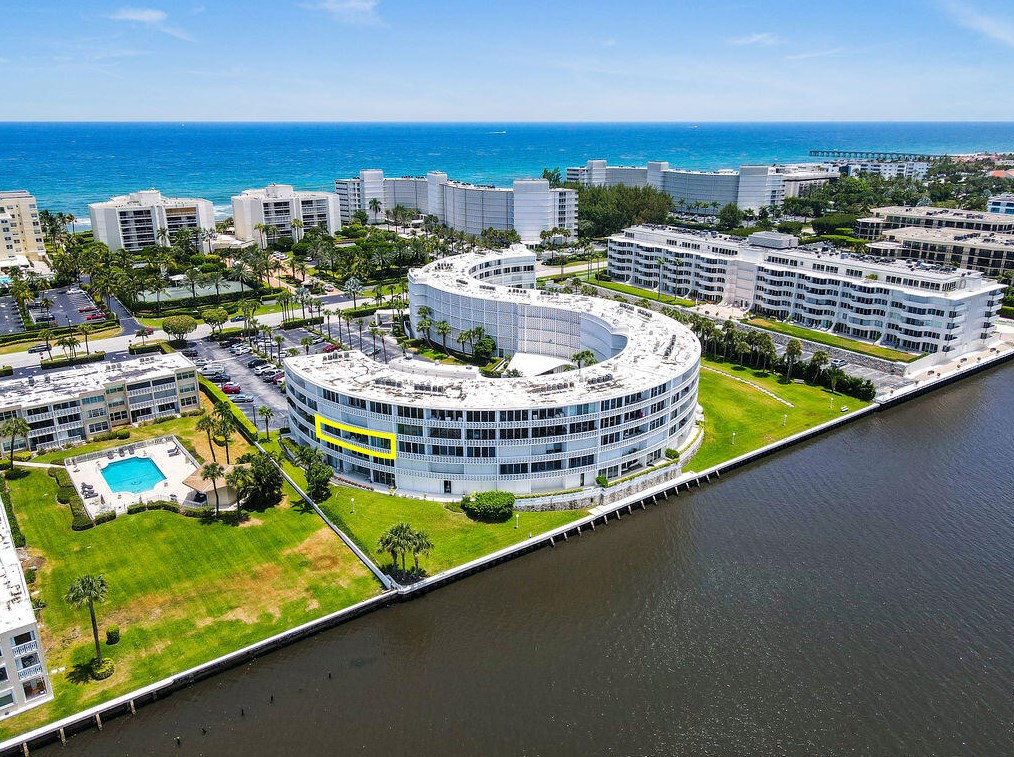 2760 S Ocean Blvd #302, Palm Beach, FL 33480