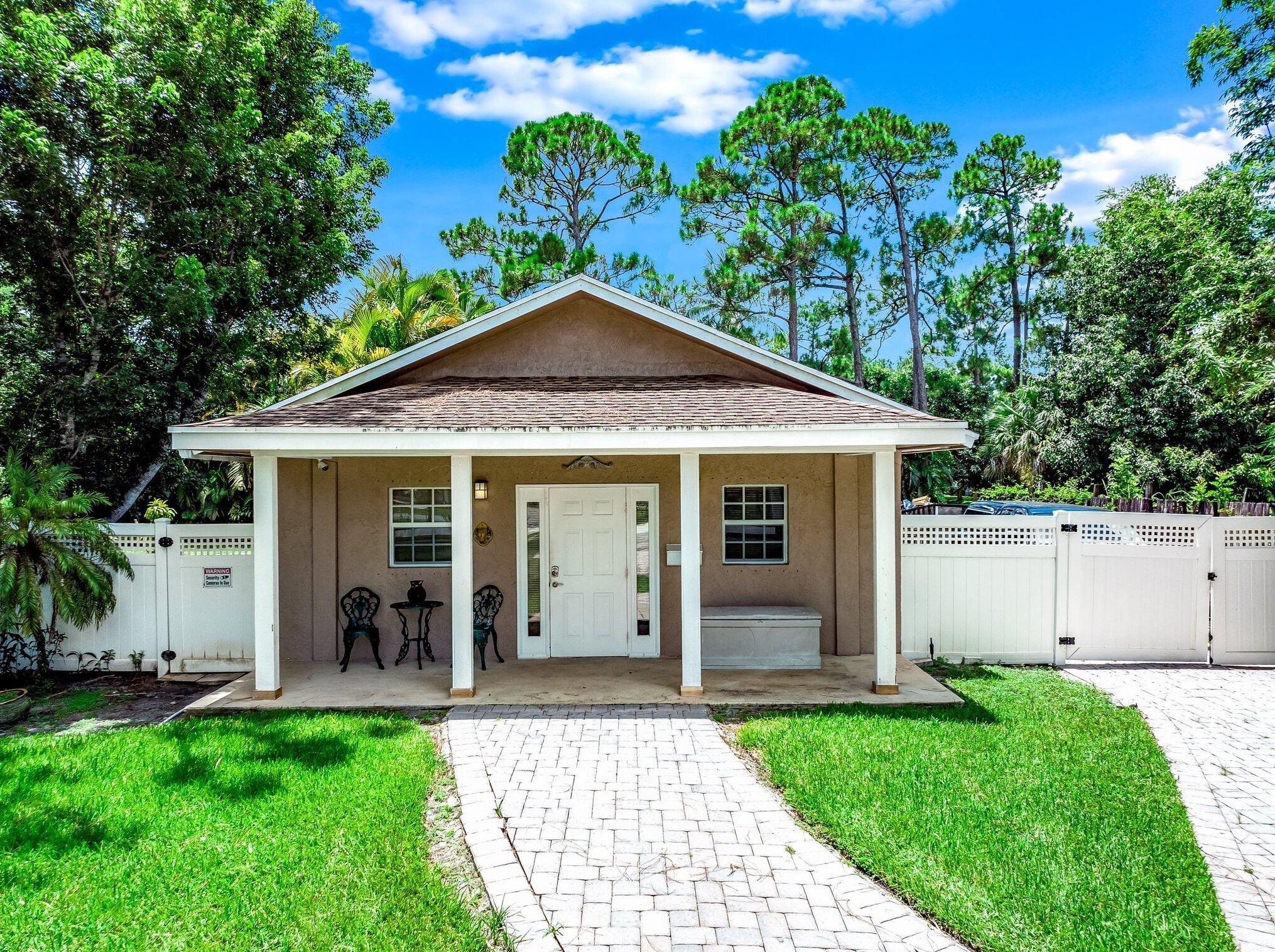 9268 Palomino Dr, Lake Worth FL 33467-1026 exterior