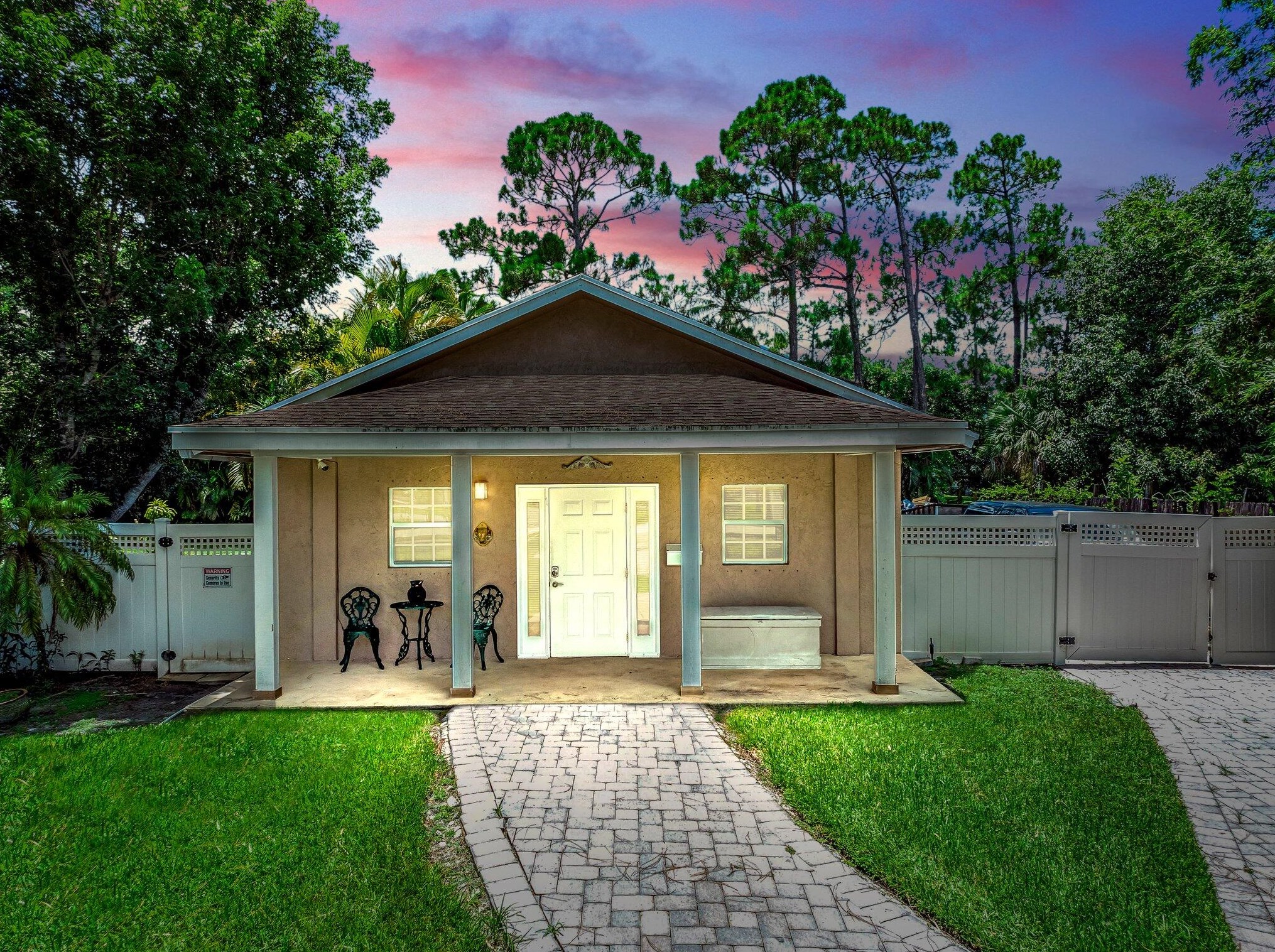 9268 Palomino Dr, Lake Worth FL 33467-1026 exterior