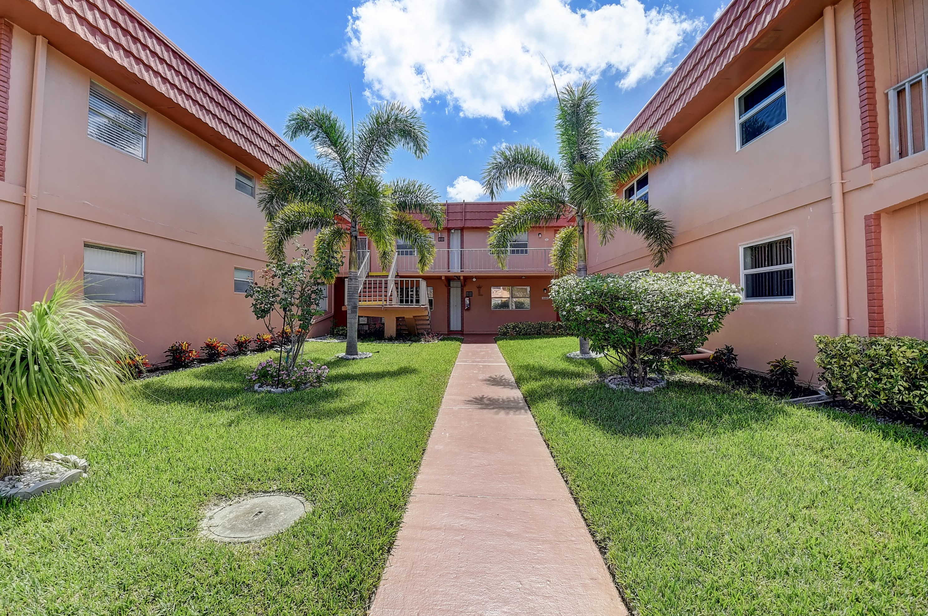 560 Saxony L, Delray Beach, FL 33446