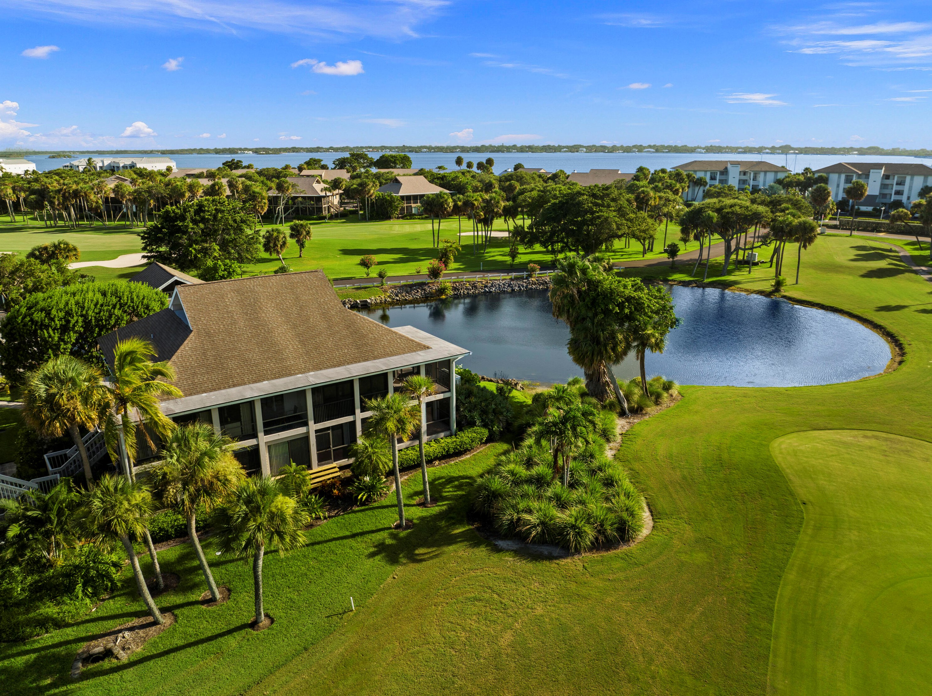 334 Golfview Cir, Stuart, FL 34996-1637