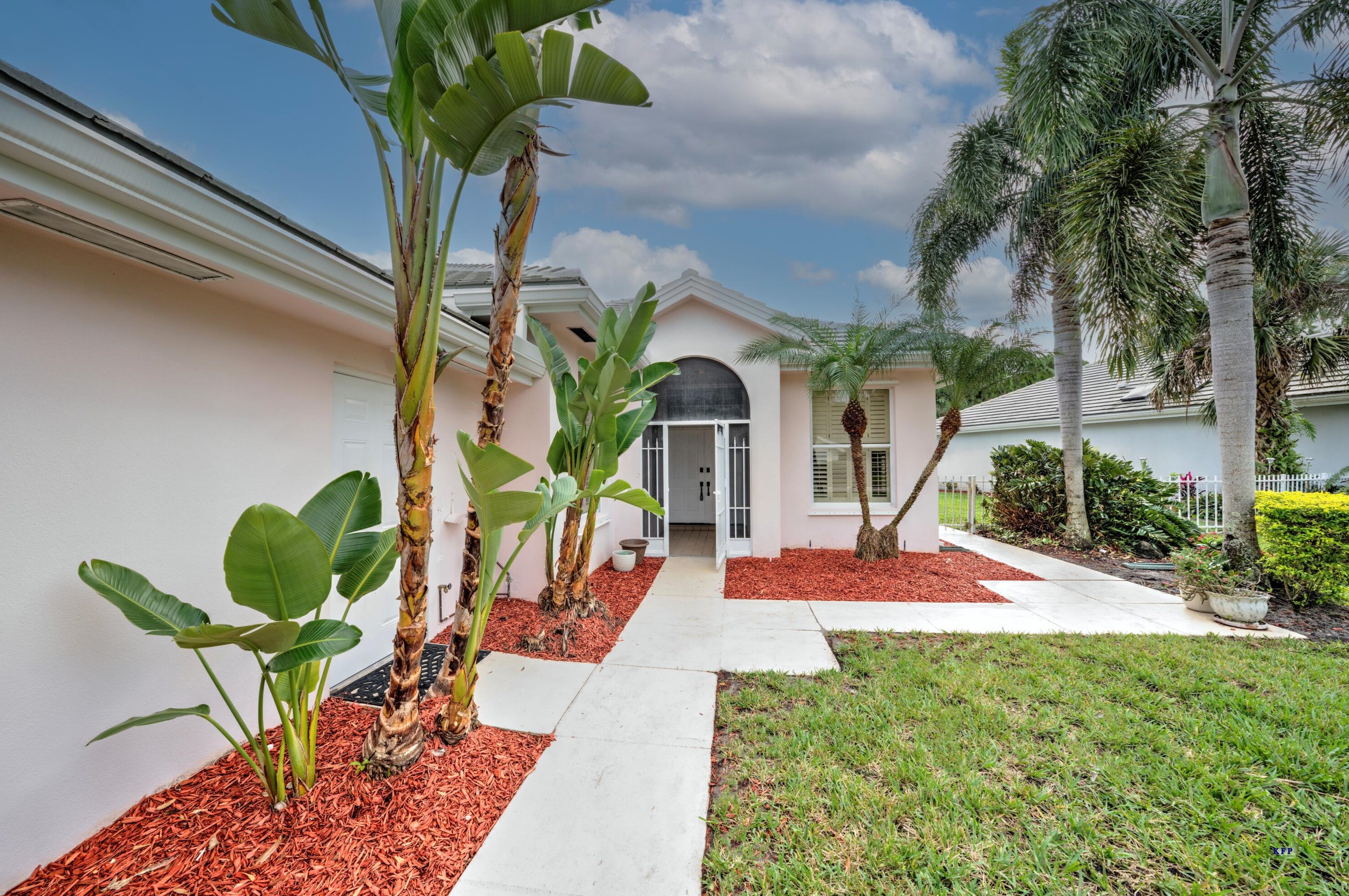 7483 Fiddlewood Ln, Hobe Sound, FL 33455-7825