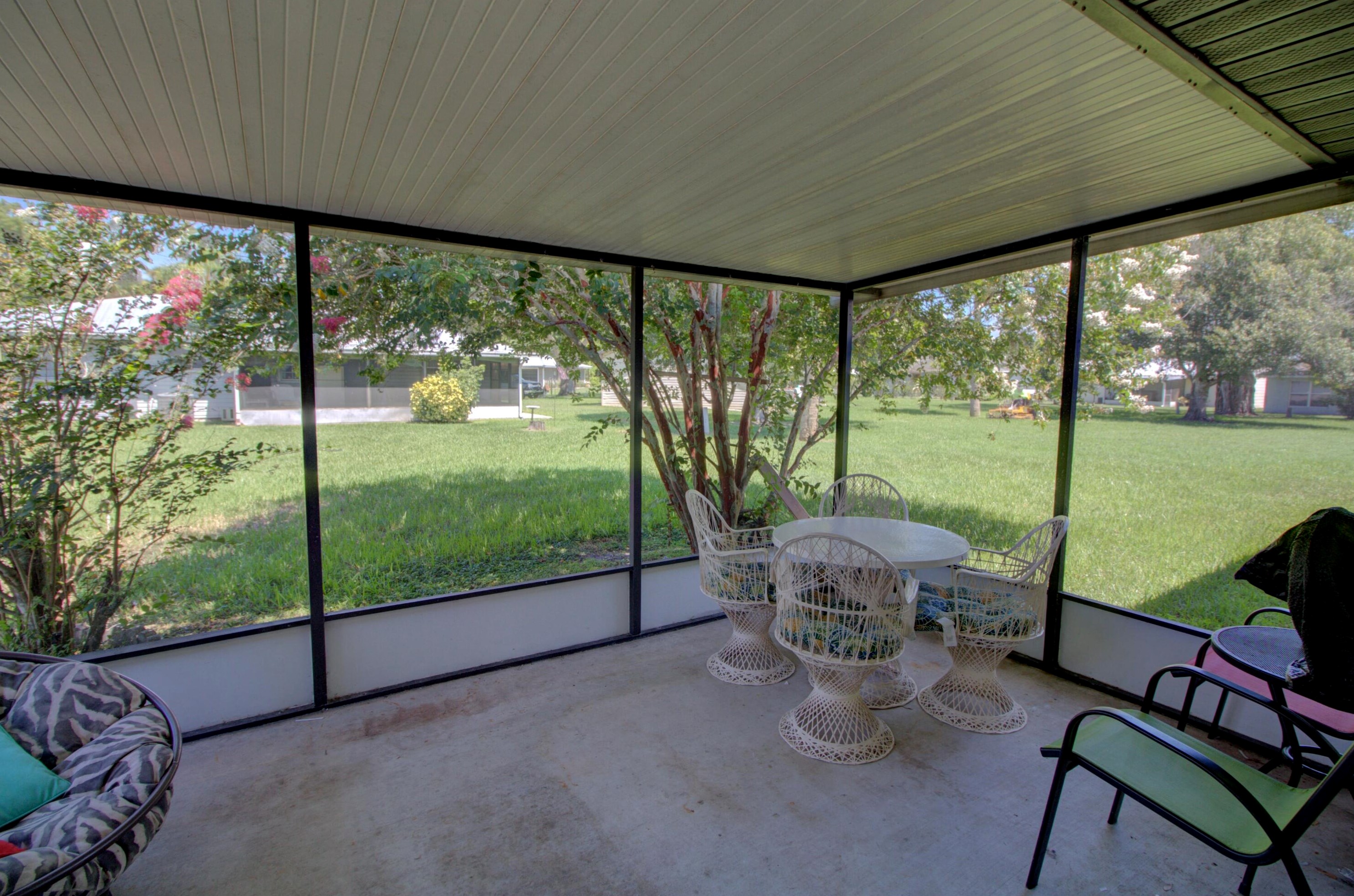 4243 50 Ave, Okeechobee FL 34974-2302 exterior