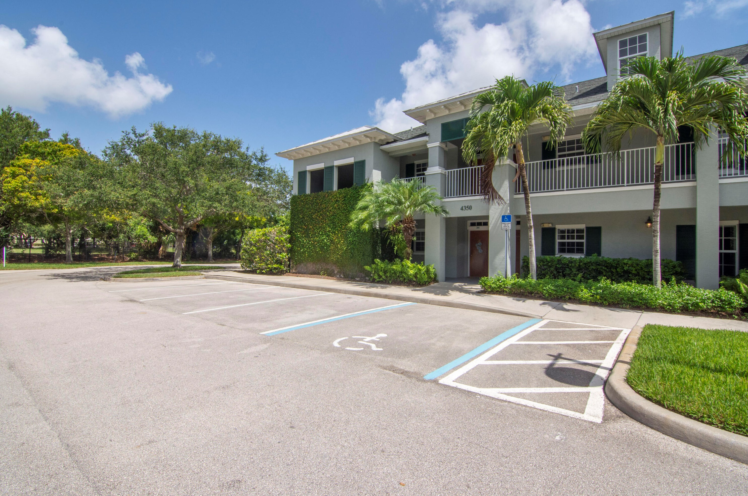 4350 Doubles Alley Dr #102, Vero Beach, FL 32967