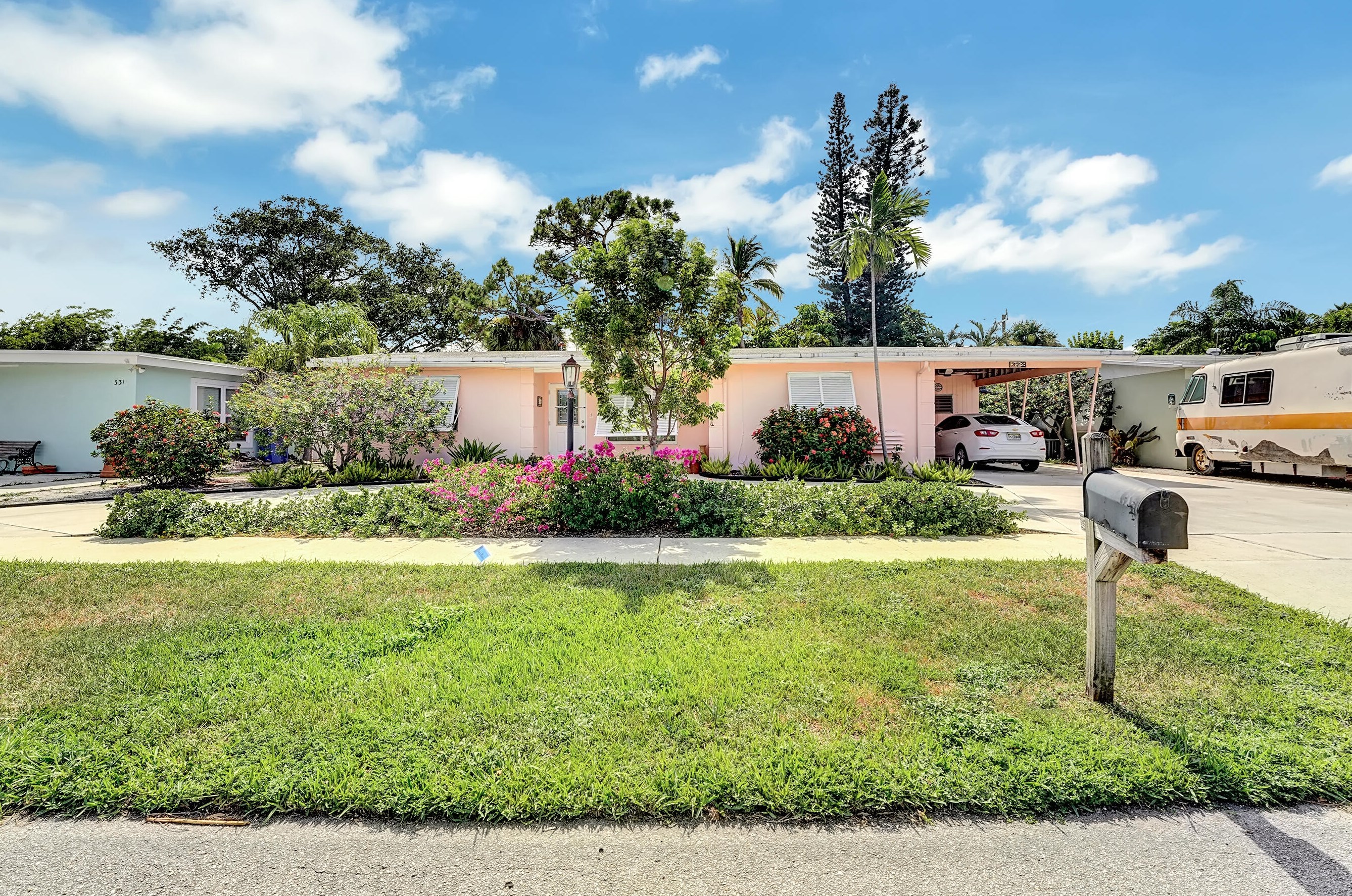 323 Pinewood St, Lake Worth, FL 33462-3160