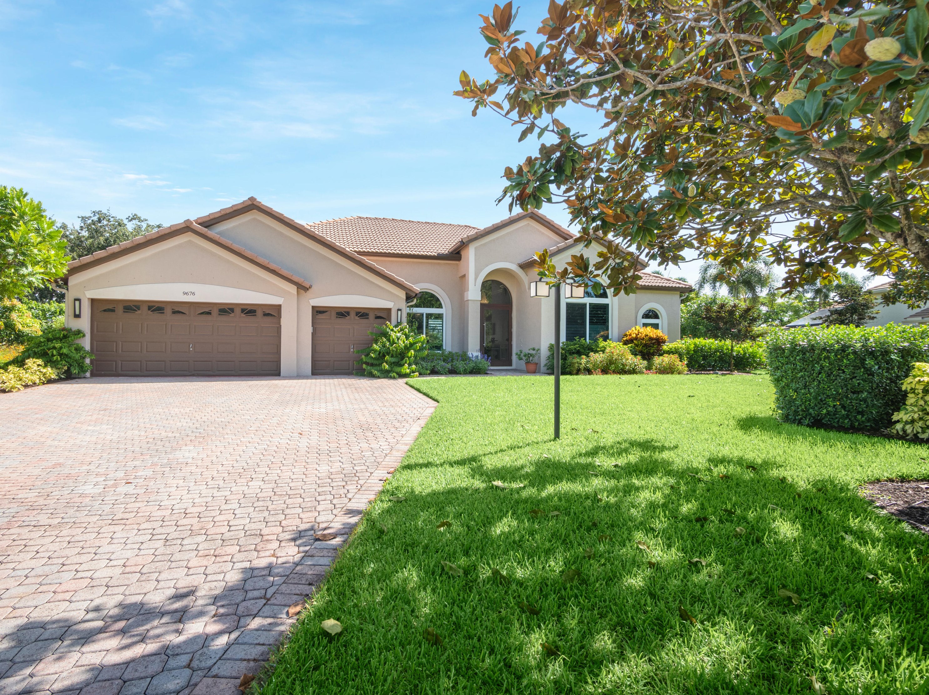 9676 Eagle Point Ln, Lake Worth, FL 33467