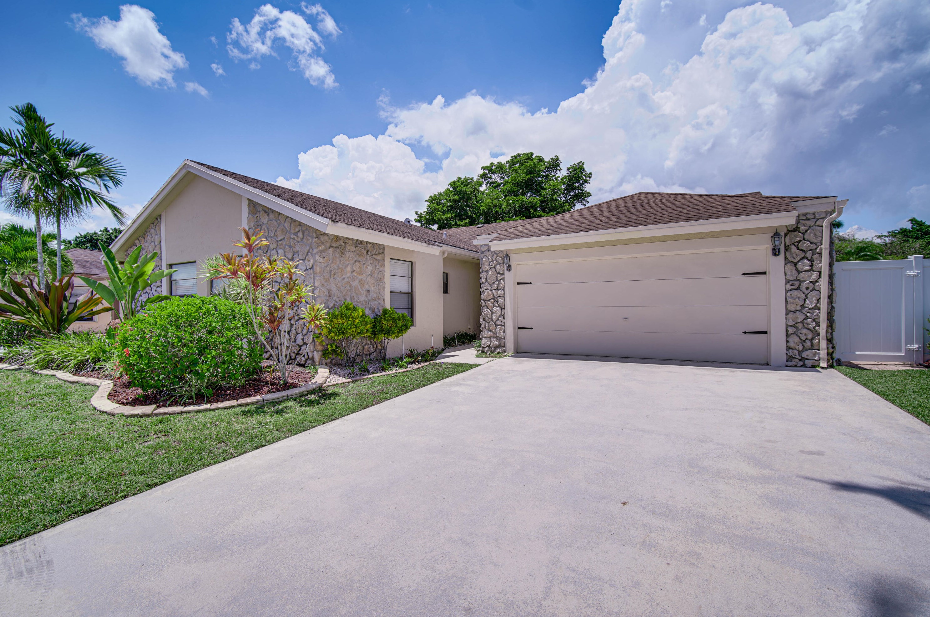 20991 Windemere Ln, Boca Raton, FL 33428-1189