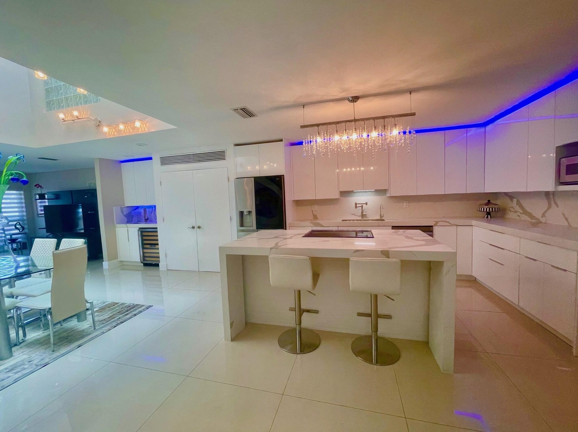 1127 Boca Cove Ln, Boca Raton, FL 33487-4246