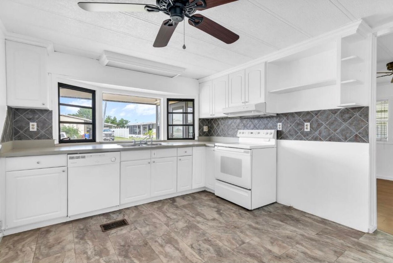 7099 Se Bluebird Cir, Hobe Sound, FL 33455