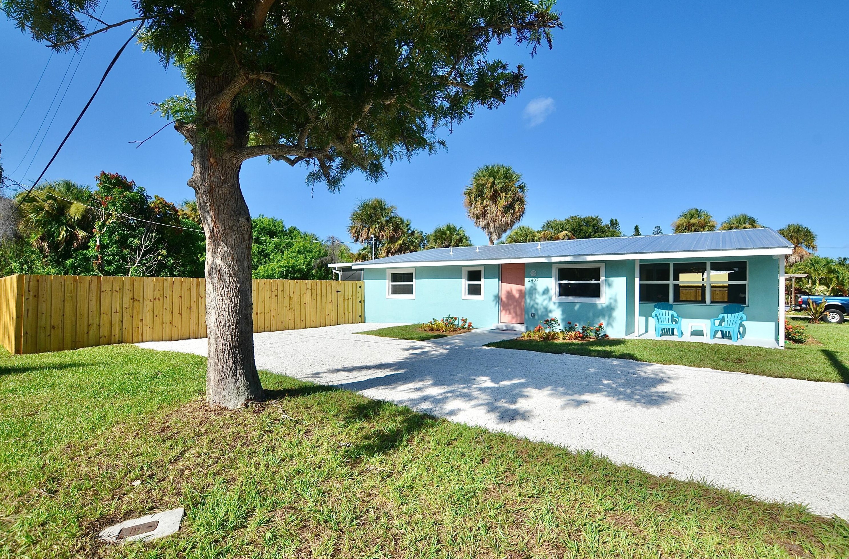 2407 Center Cir, Jensen Beach, FL