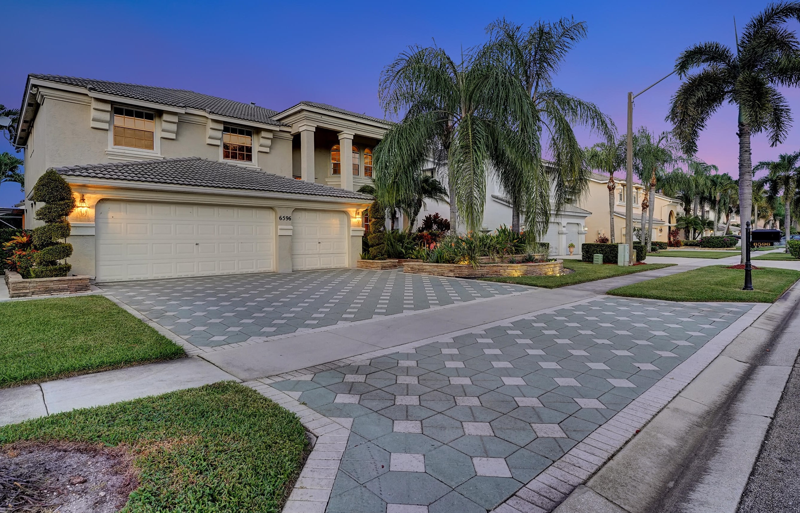6596 Marbletree Ln, Lake Worth, FL 33467-7233