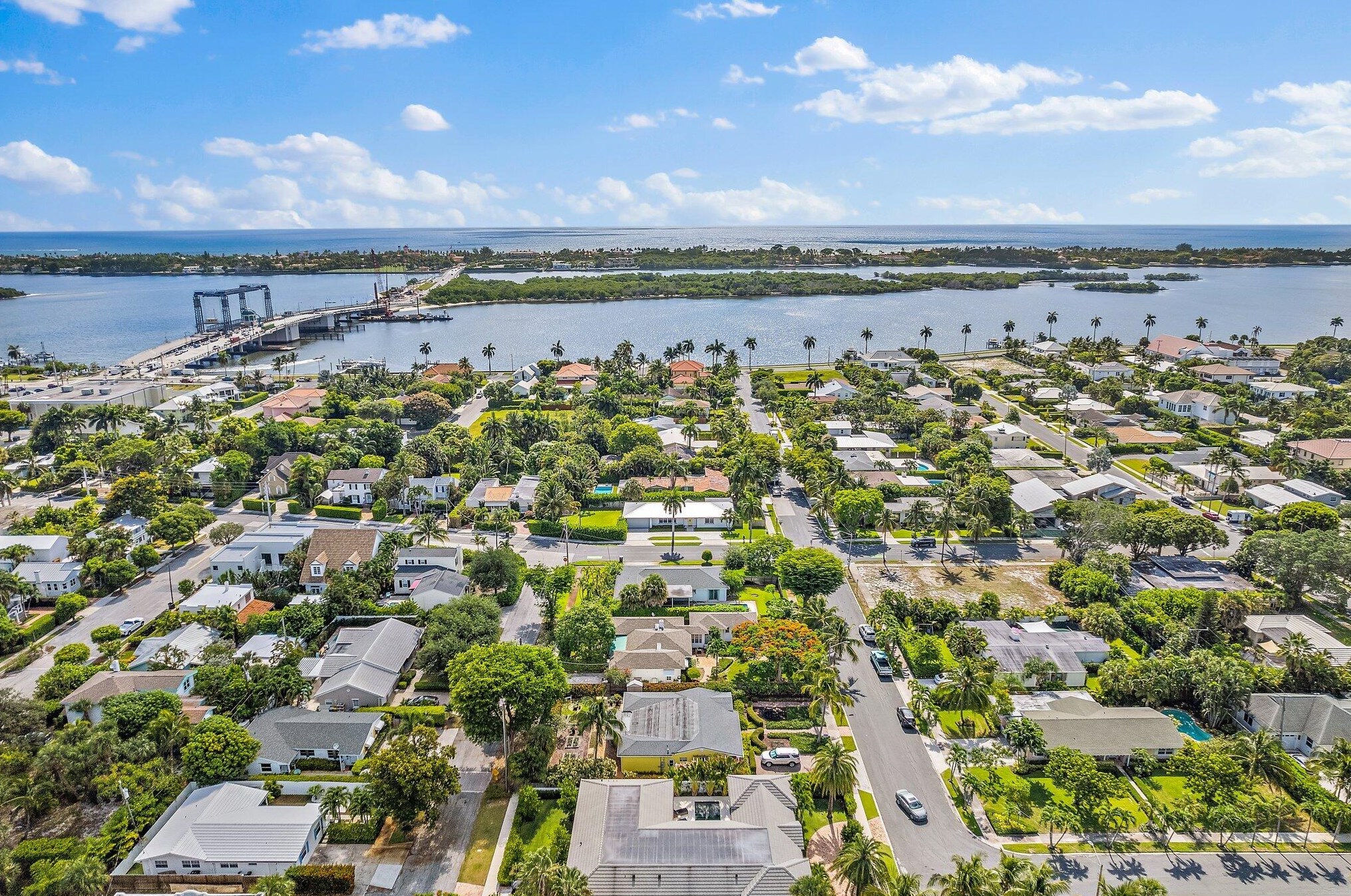 201 Worth Ct N, West Palm Beach, FL 33405