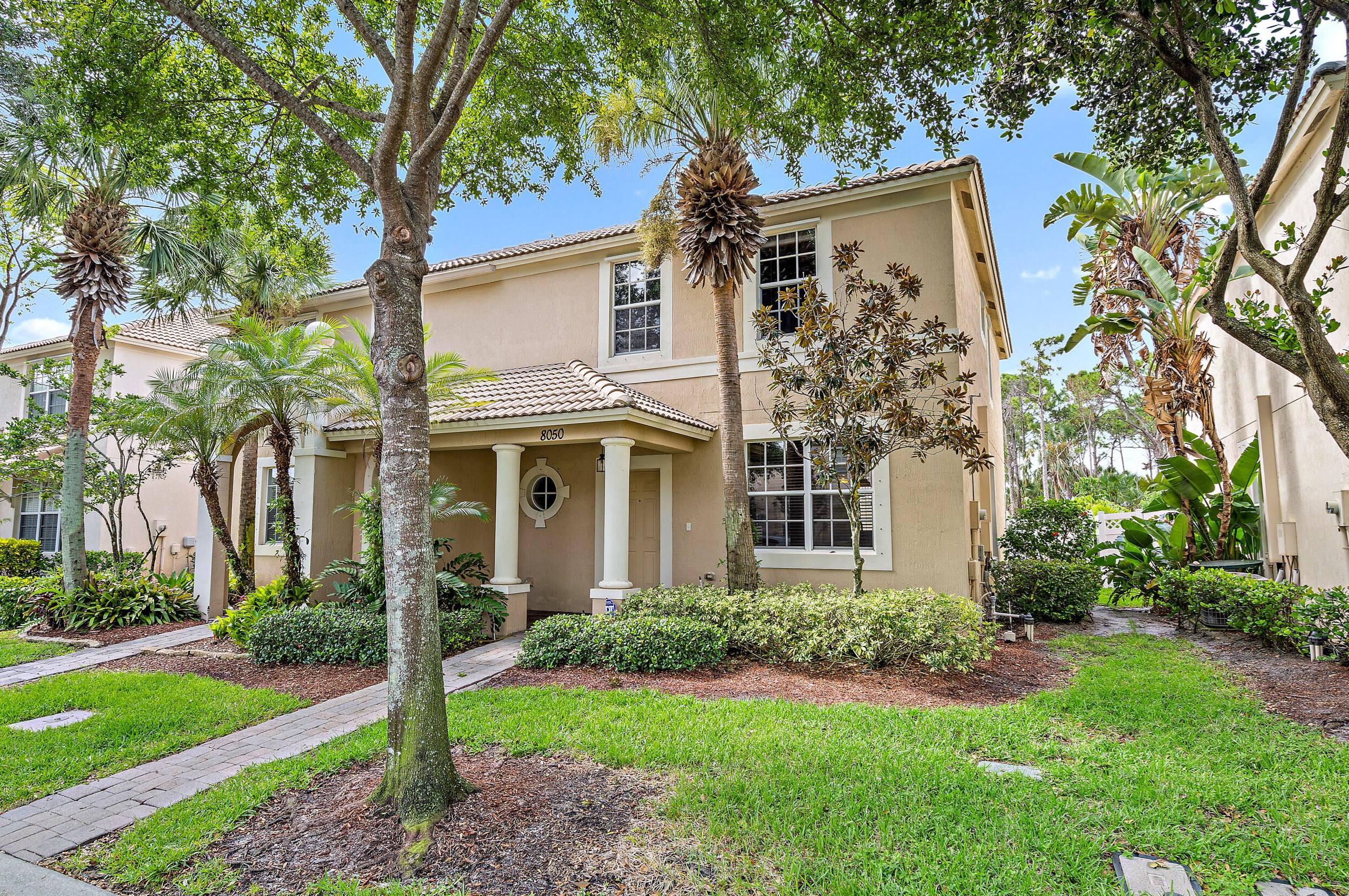 8050 Murano Cir, West Palm Beach, FL 33418