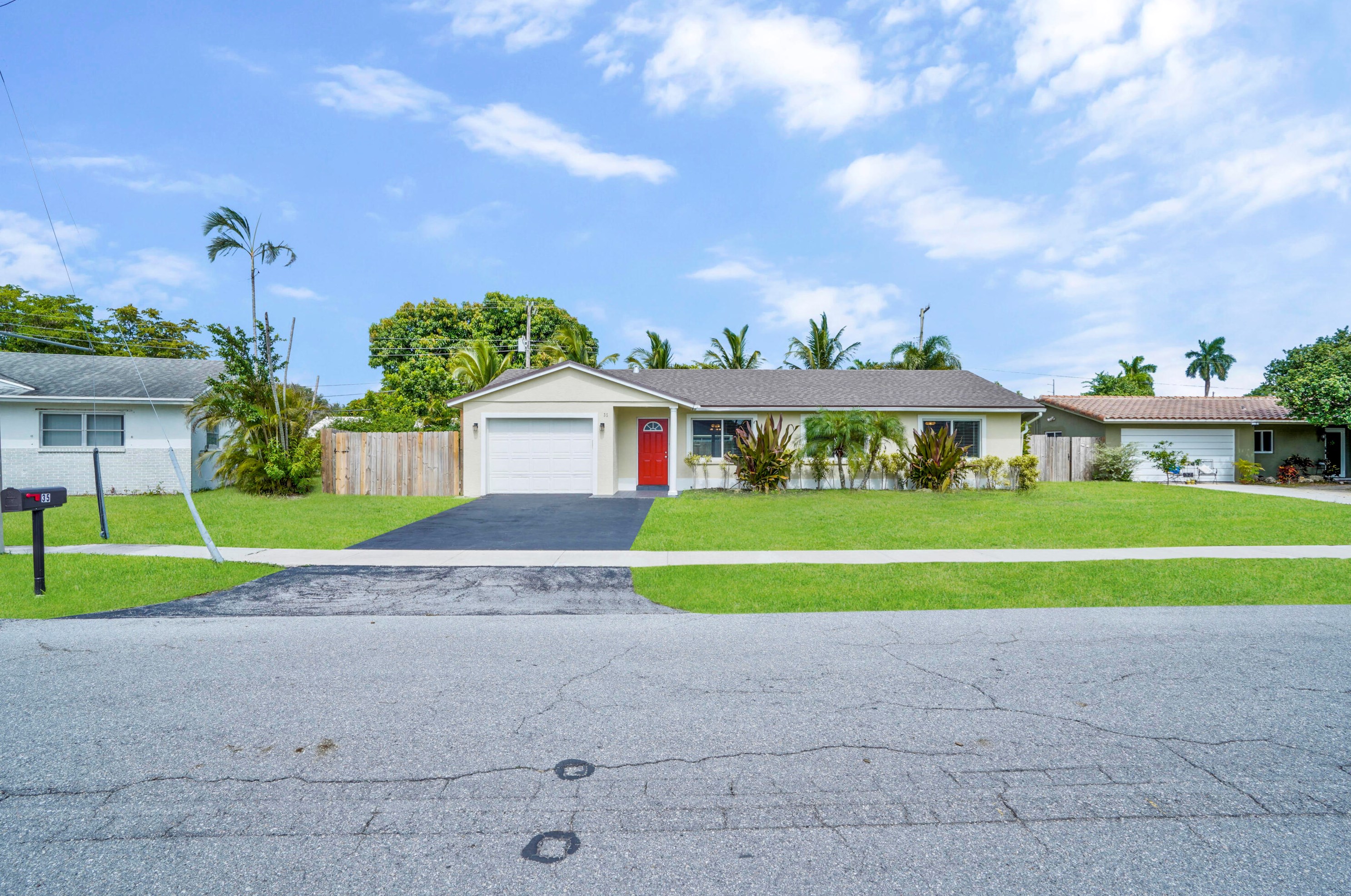35 Tam O Shanter Ln, Boca Raton, FL 33431