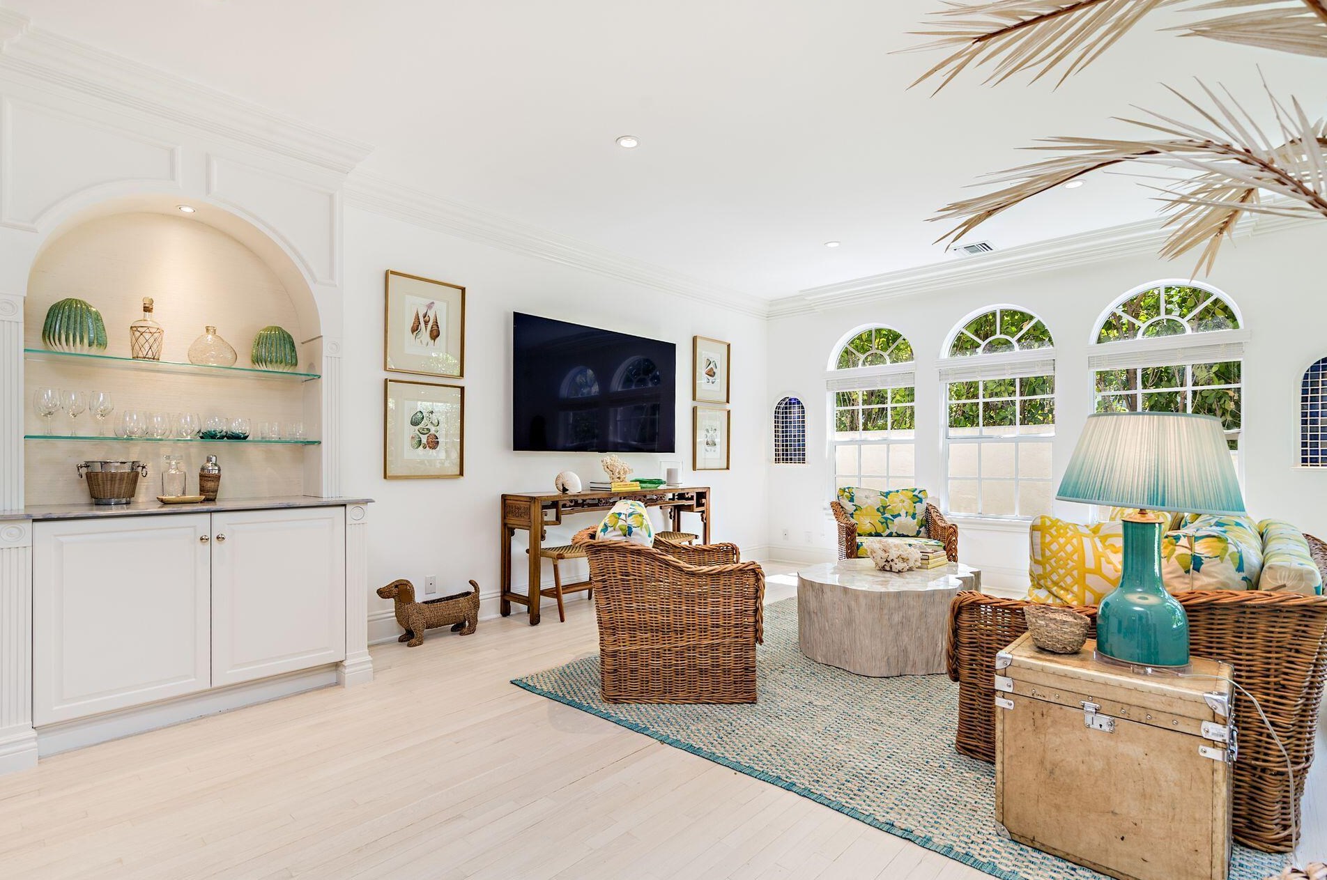 329 Seabreeze Ave, Palm Beach, FL 33480