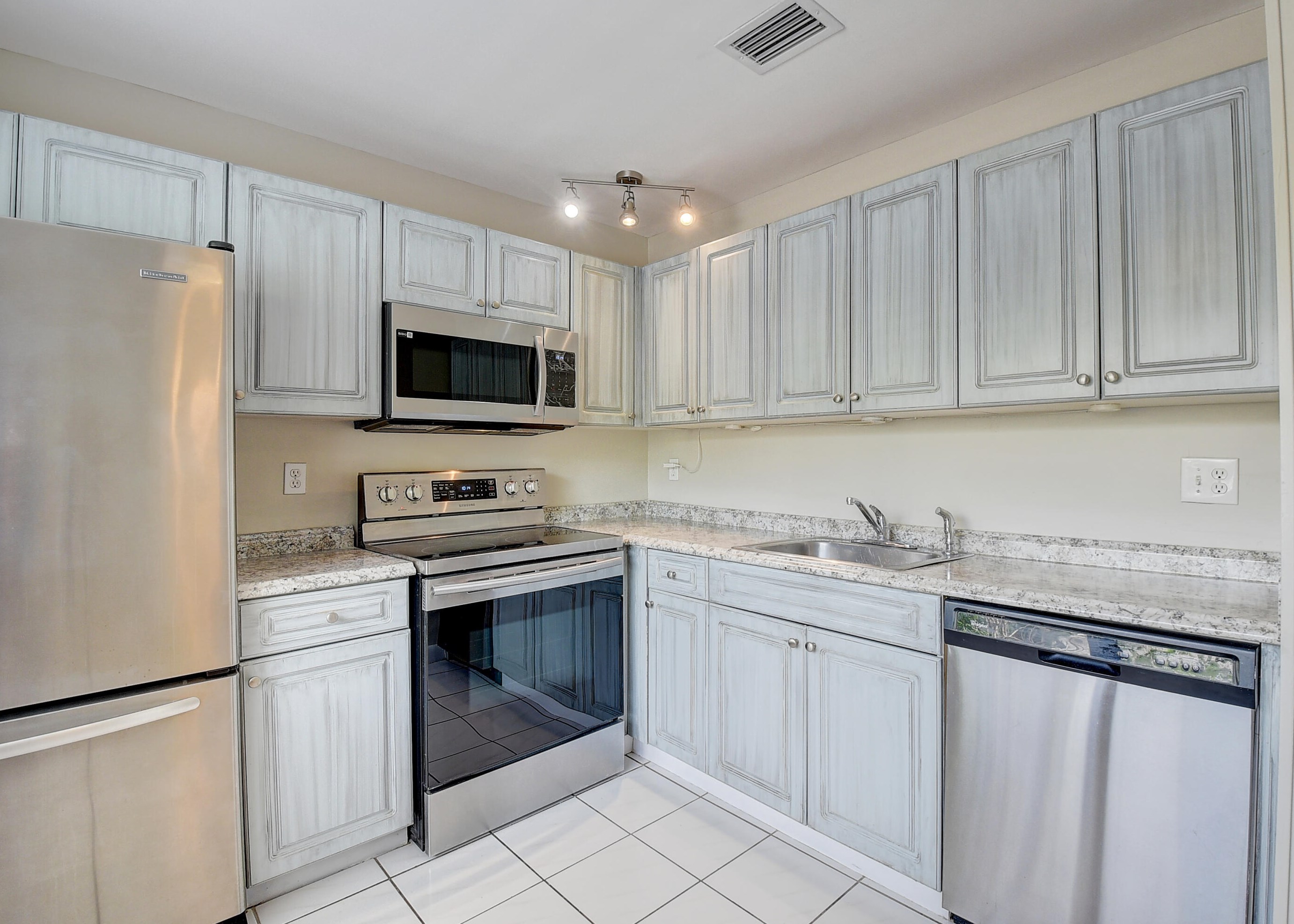 5339 Tennis Ln, Delray Beach, FL 33484