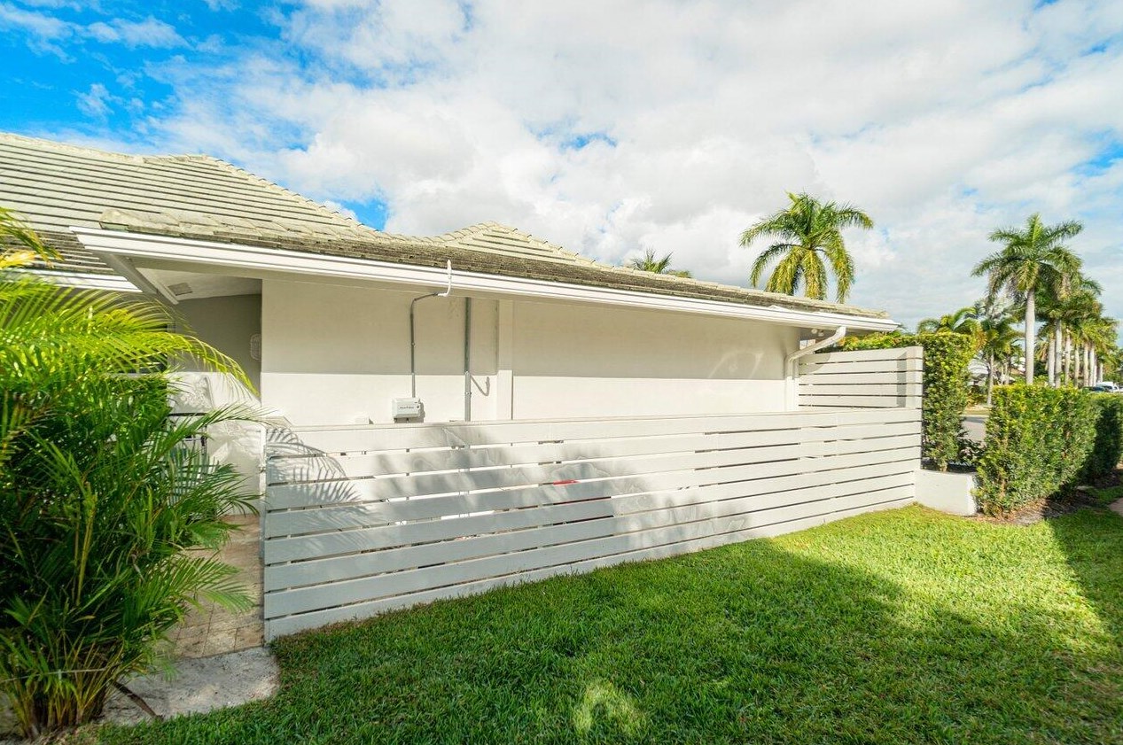 17844 Scarsdale Way, Boca Raton FL  33496-1333 exterior