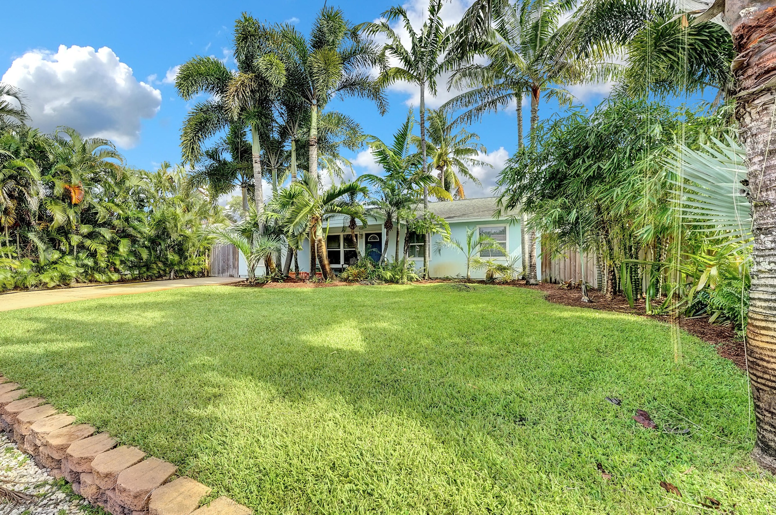 3267 Amberjack Rd, Lake Worth FL  33462-3601 exterior