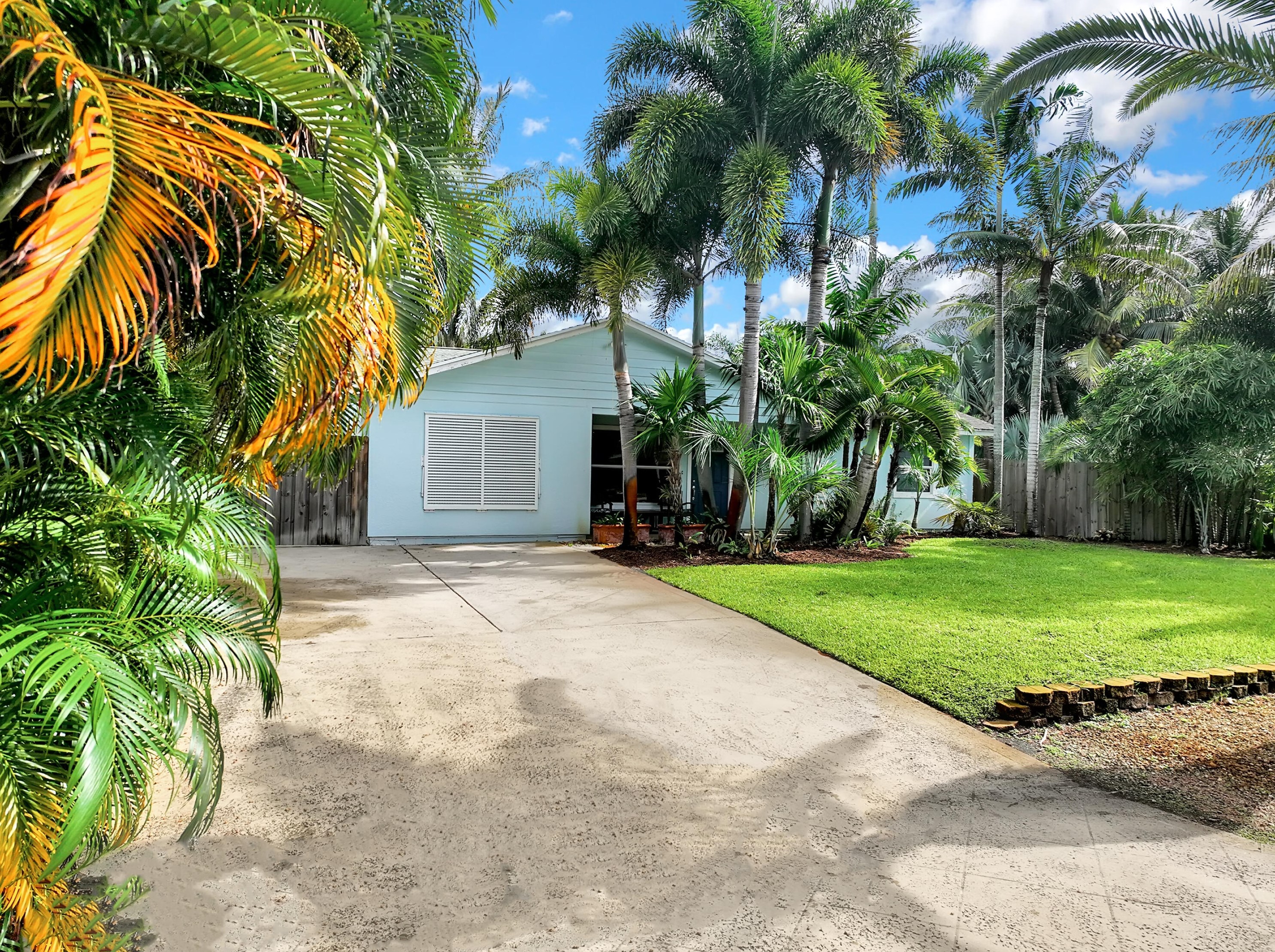 3267 Amberjack Rd, Lake Worth, FL 33462-3601