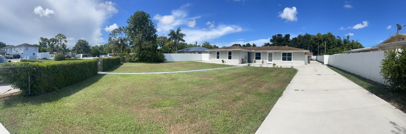 2084 Laura Ln, West Palm Beach, FL 33415-7212