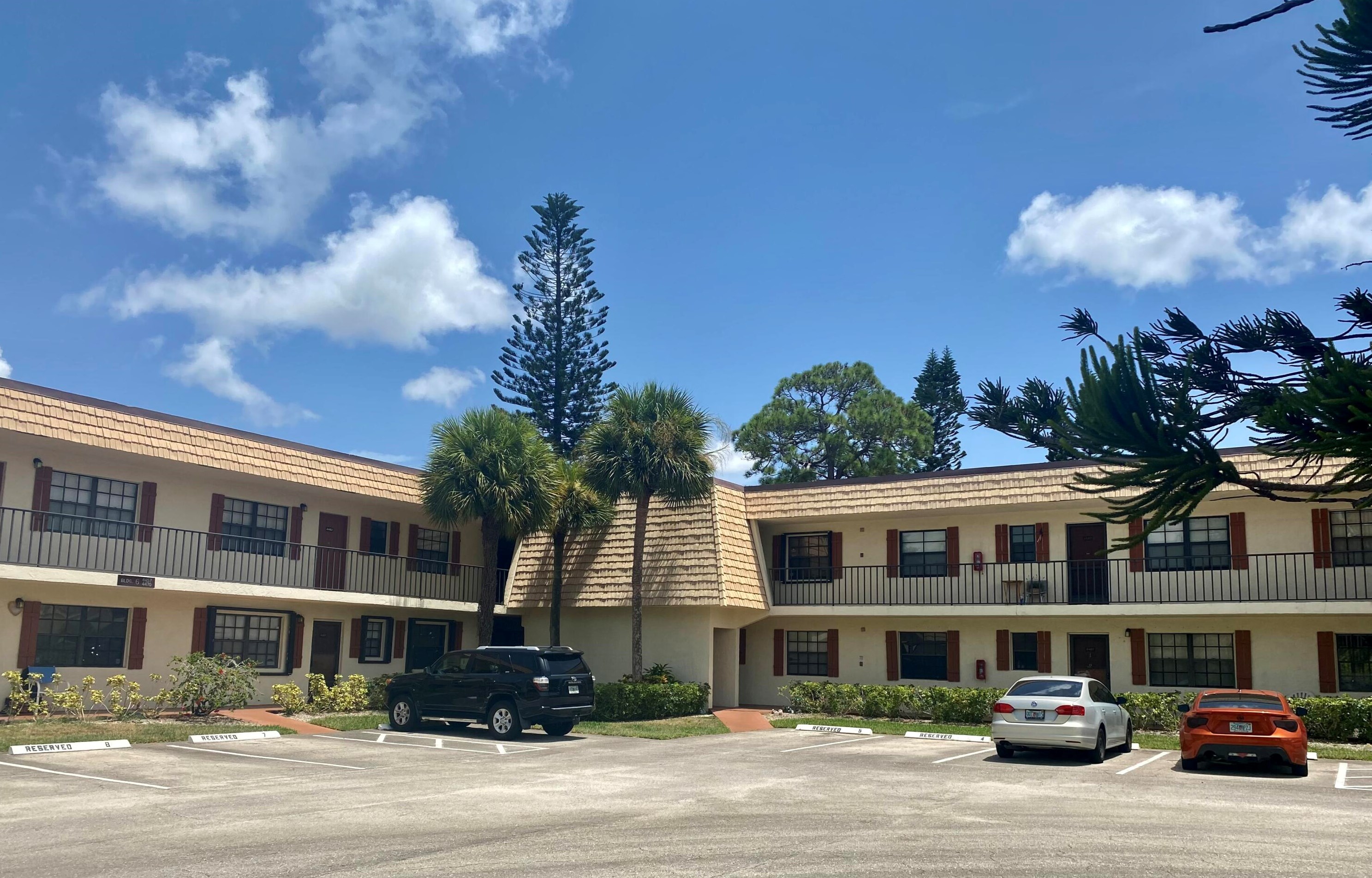 4464 Oak Terrace Dr, Lake Worth, FL 33463
