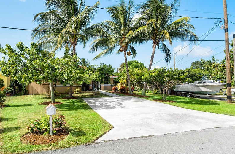 3525 Hunt Rd, Lake Worth, FL 33461-3527