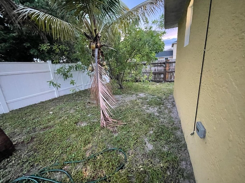 5580 Boynton Pl, Boynton Beach FL 33437-2672 exterior