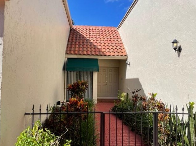 6565 Las Flores Dr, Boca Raton, FL 33433