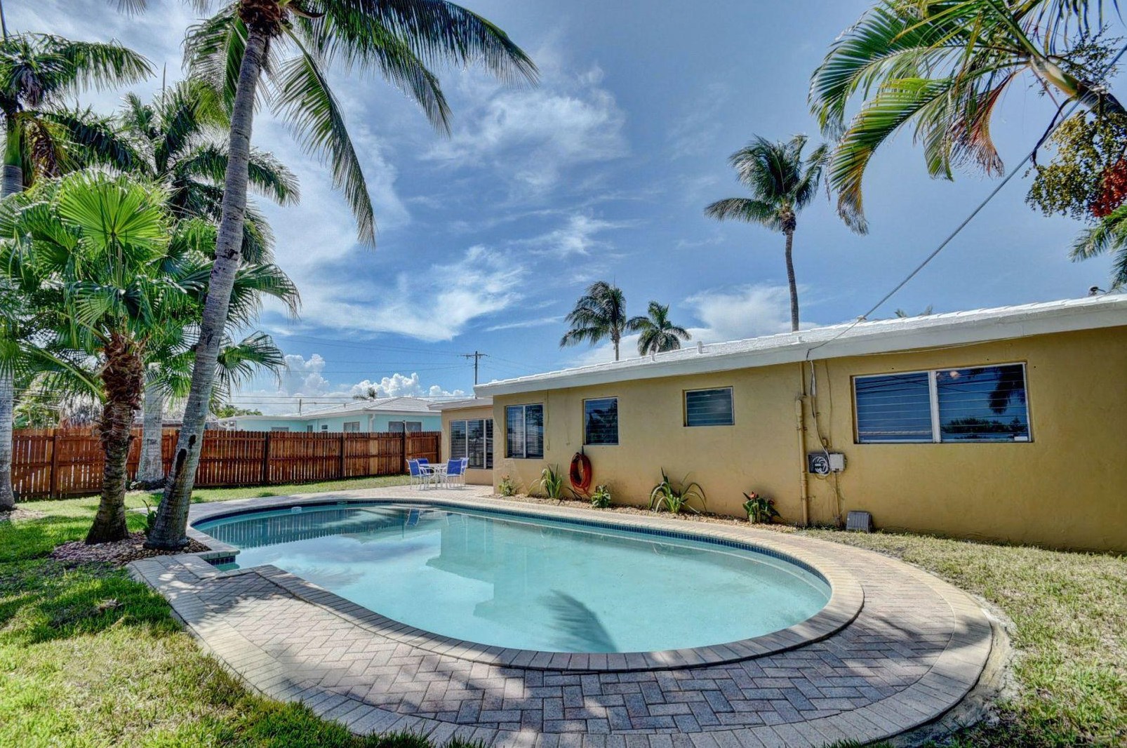 396 Ne 29th St, Boca Raton, FL 33431