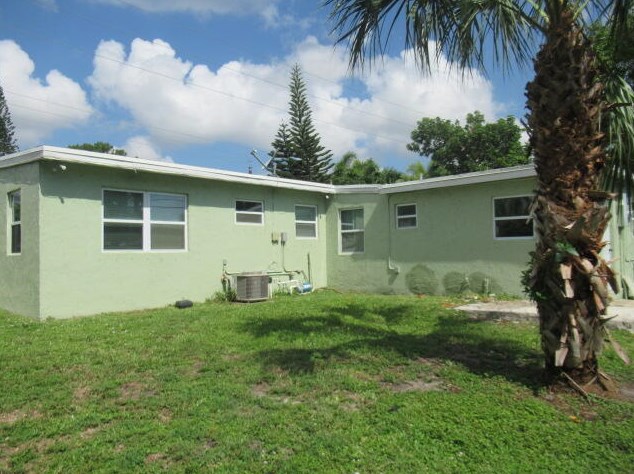 3200 N Seacrest Blvd, Boynton Beach, FL 33435