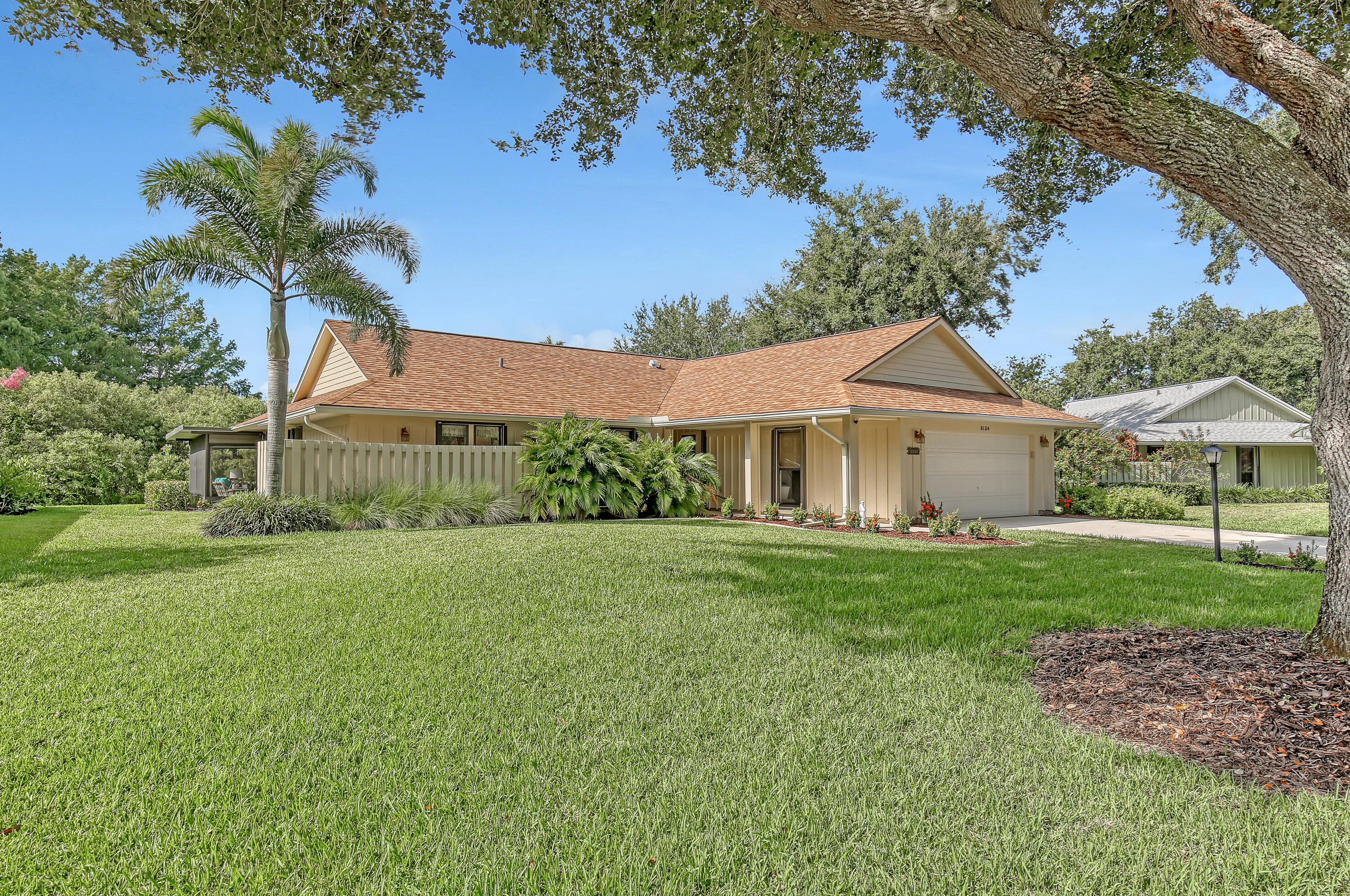 8124 Cypress Point Pl, Hobe Sound, FL 33455-7237