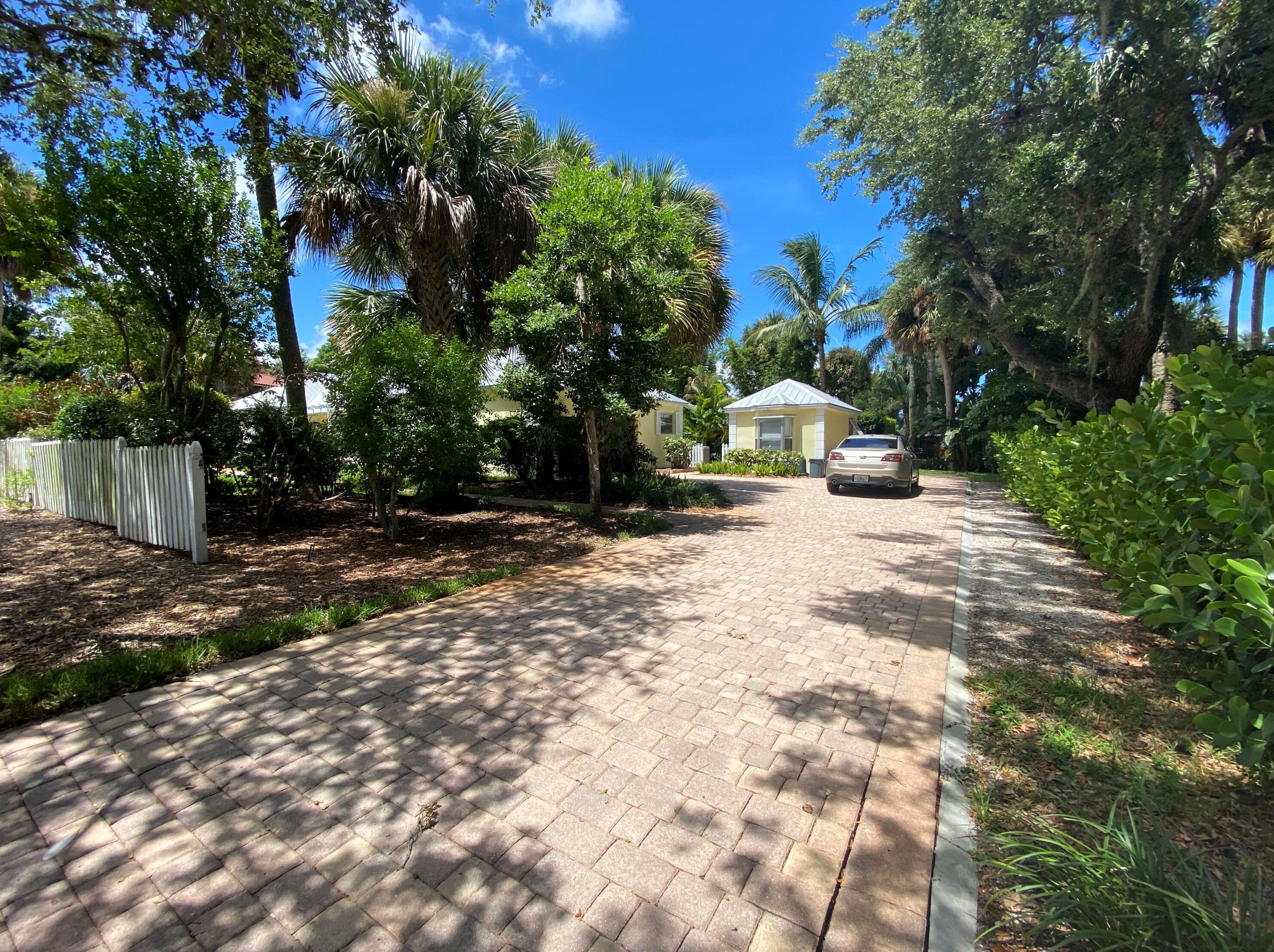 22 Perriwinkle Ln, Stuart, FL 34996-6606