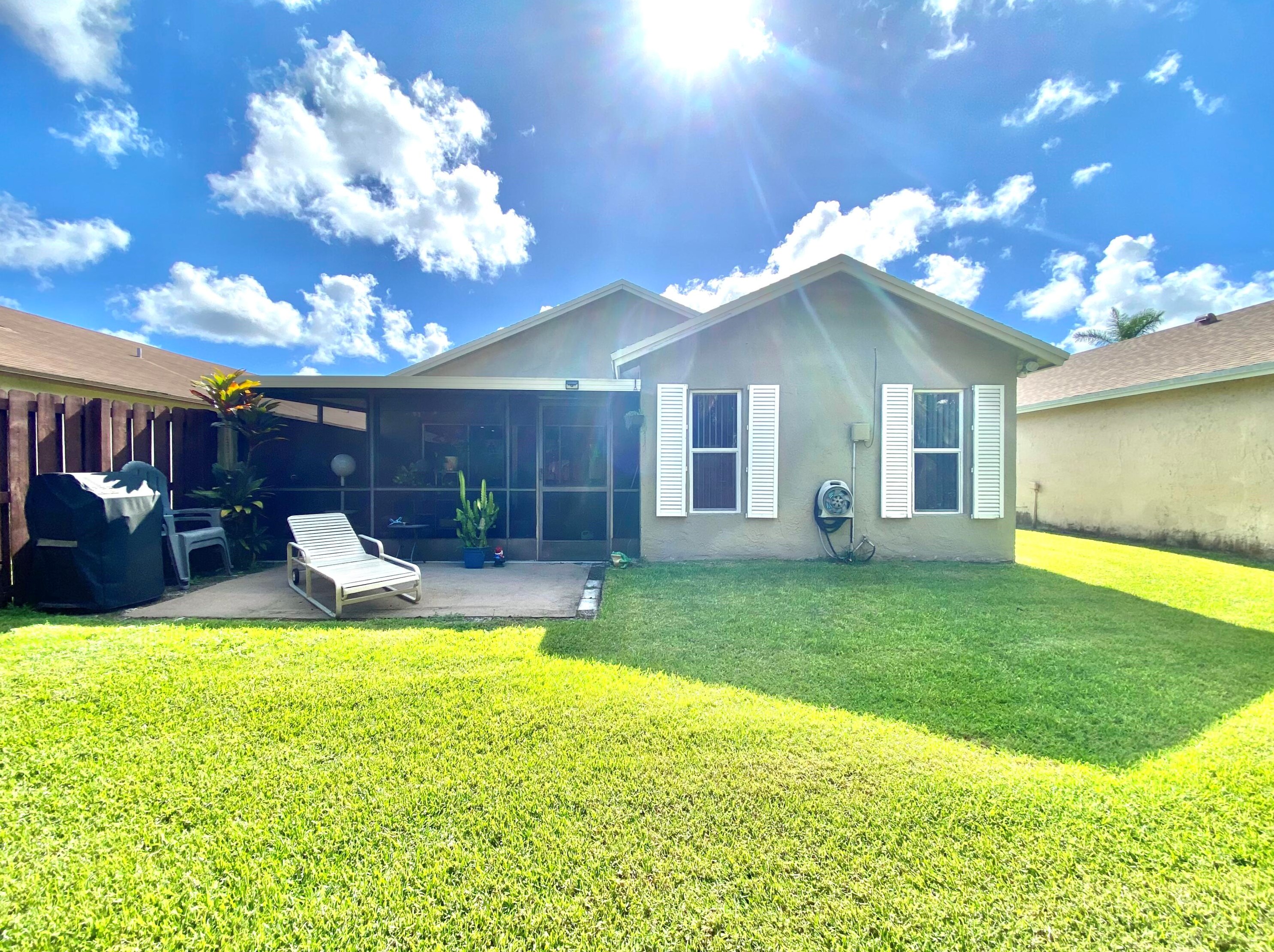 9132 Pine Springs Dr, Boca Raton FL  33428-1457 exterior