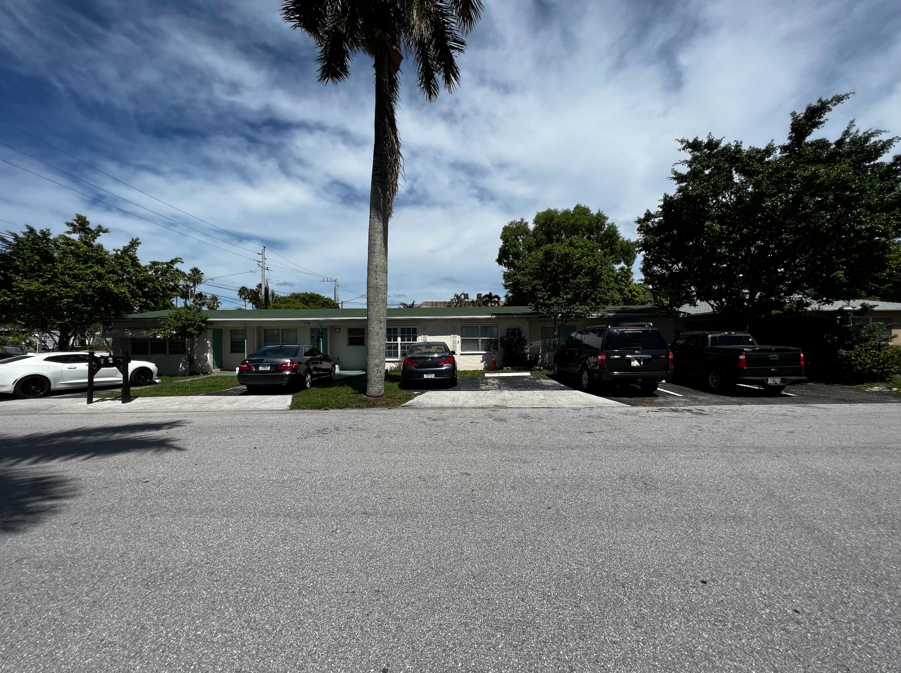 106 Cleveland St, Lake Worth, FL 33461-4862