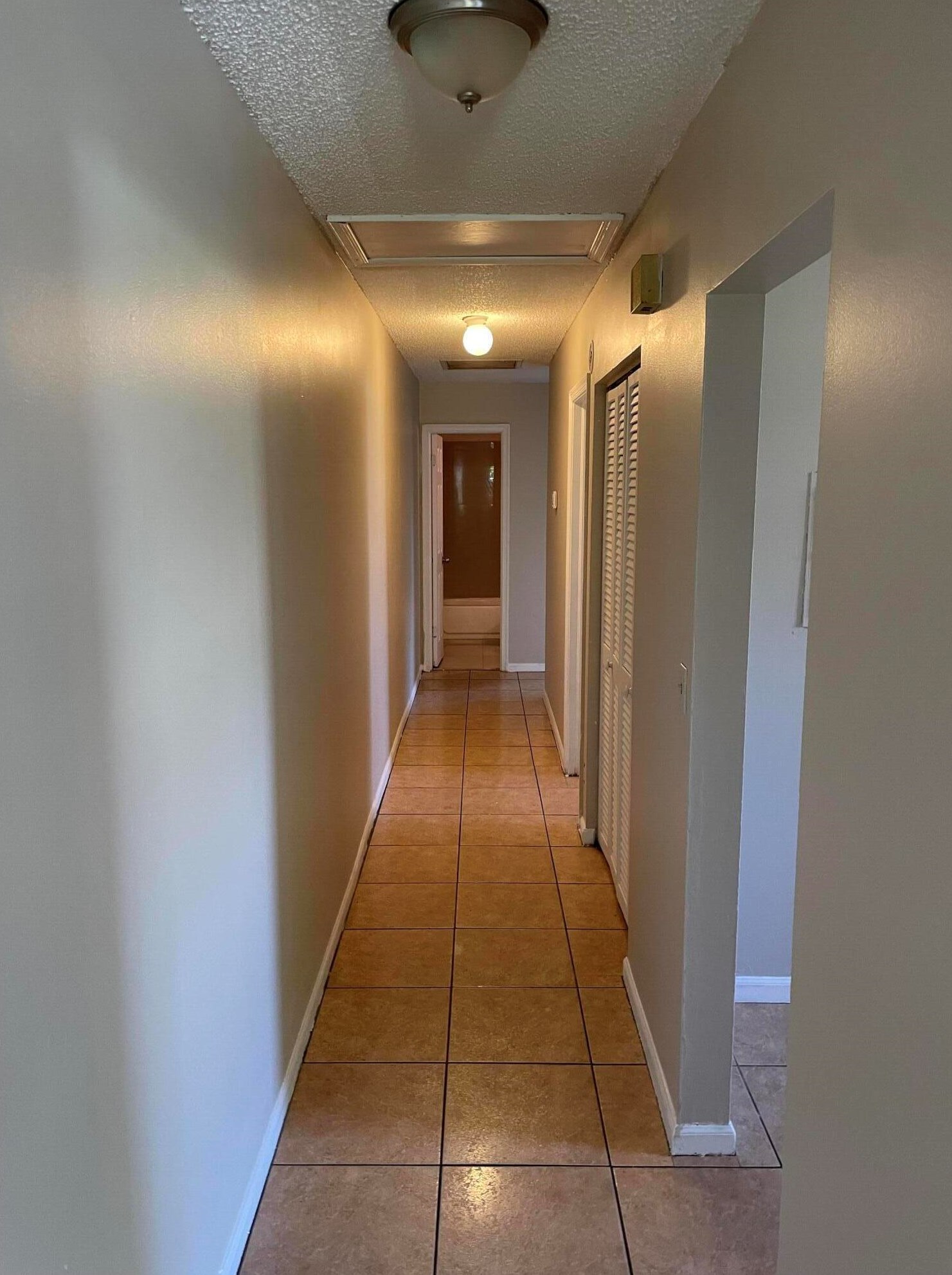 911 N St, Lake Worth FL  33460-5173 exterior