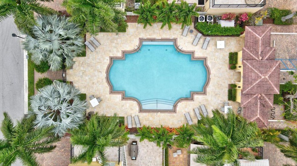 41 Via Floresta Dr, Boca Raton, FL 33487