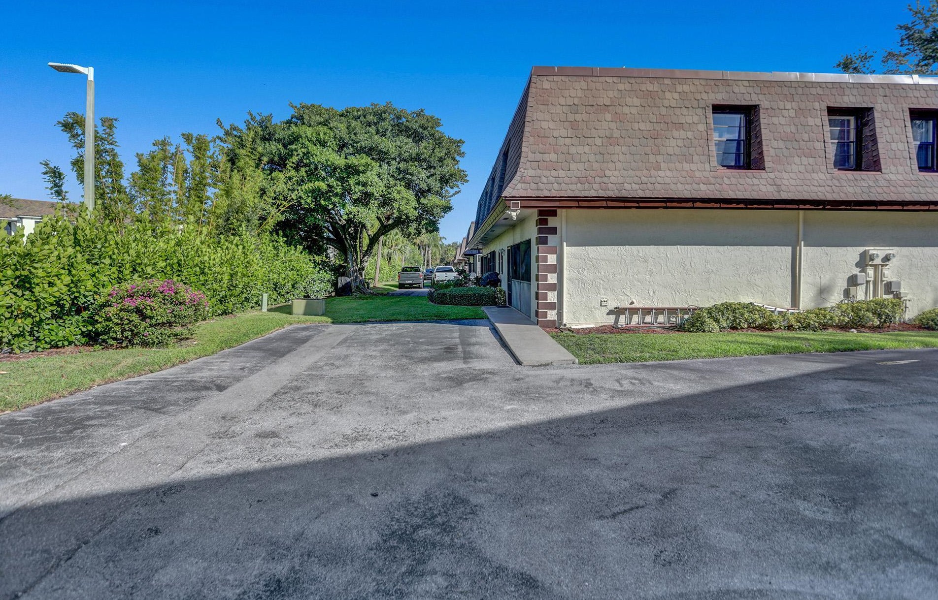 9390 61st Way, Boca Raton, FL 33428-6182