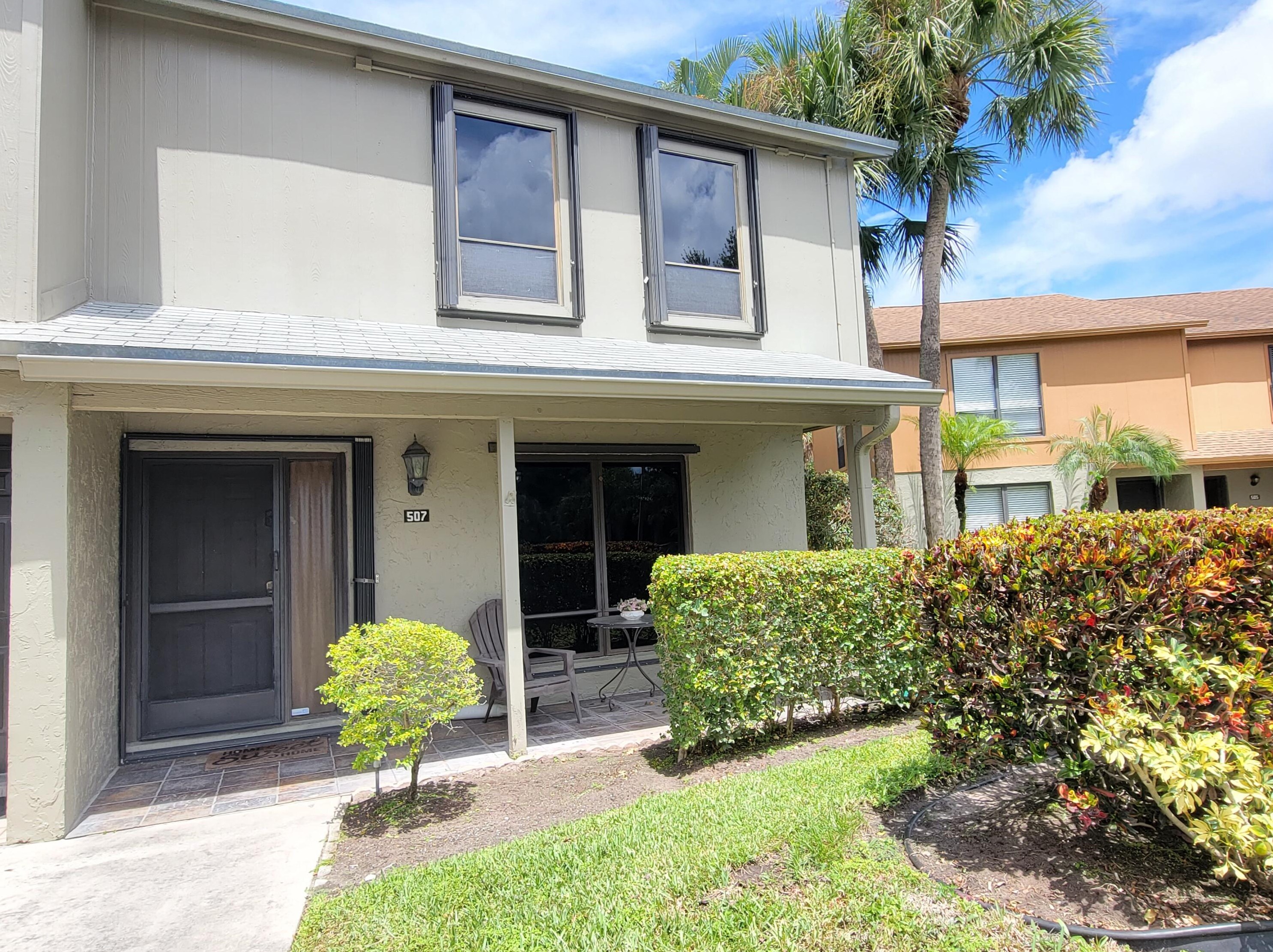 507 Sandtree Dr, West Palm Beach, FL 33403