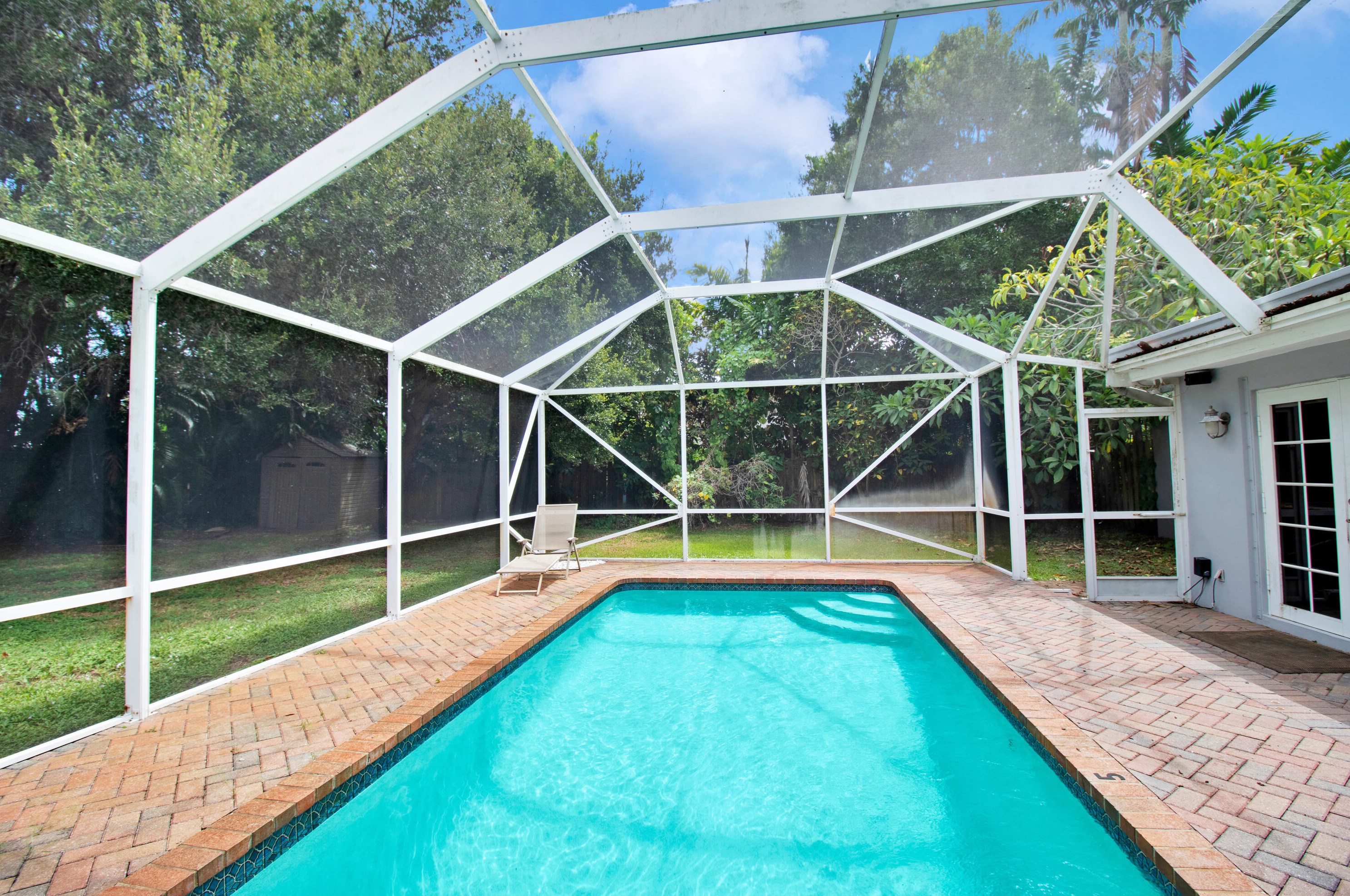 2359 Holly Ln, West Palm Beach, FL 33410-1314