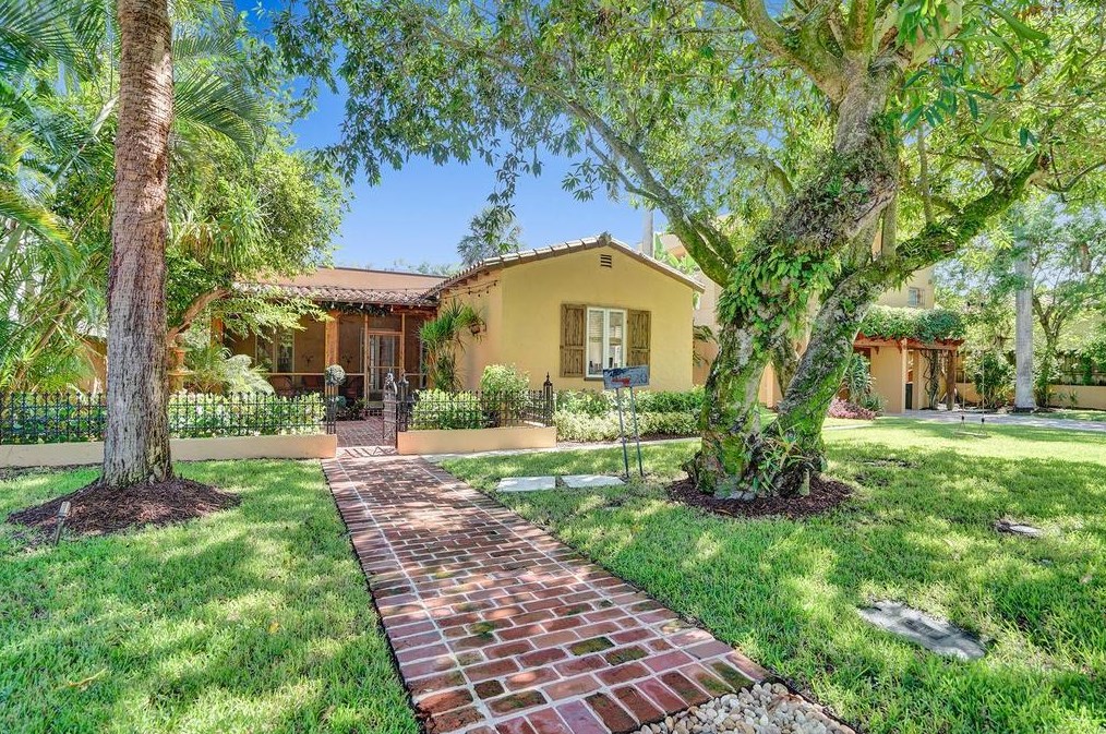 820 Hibiscus St, Boca Raton, FL 33486-3540