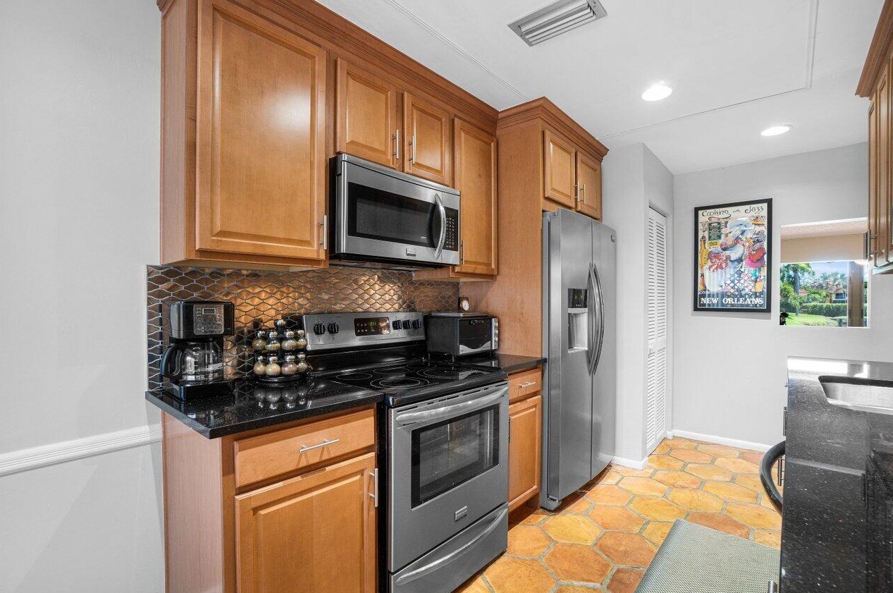 8536 Casa Del Lago, Boca Raton, FL 33433-2108