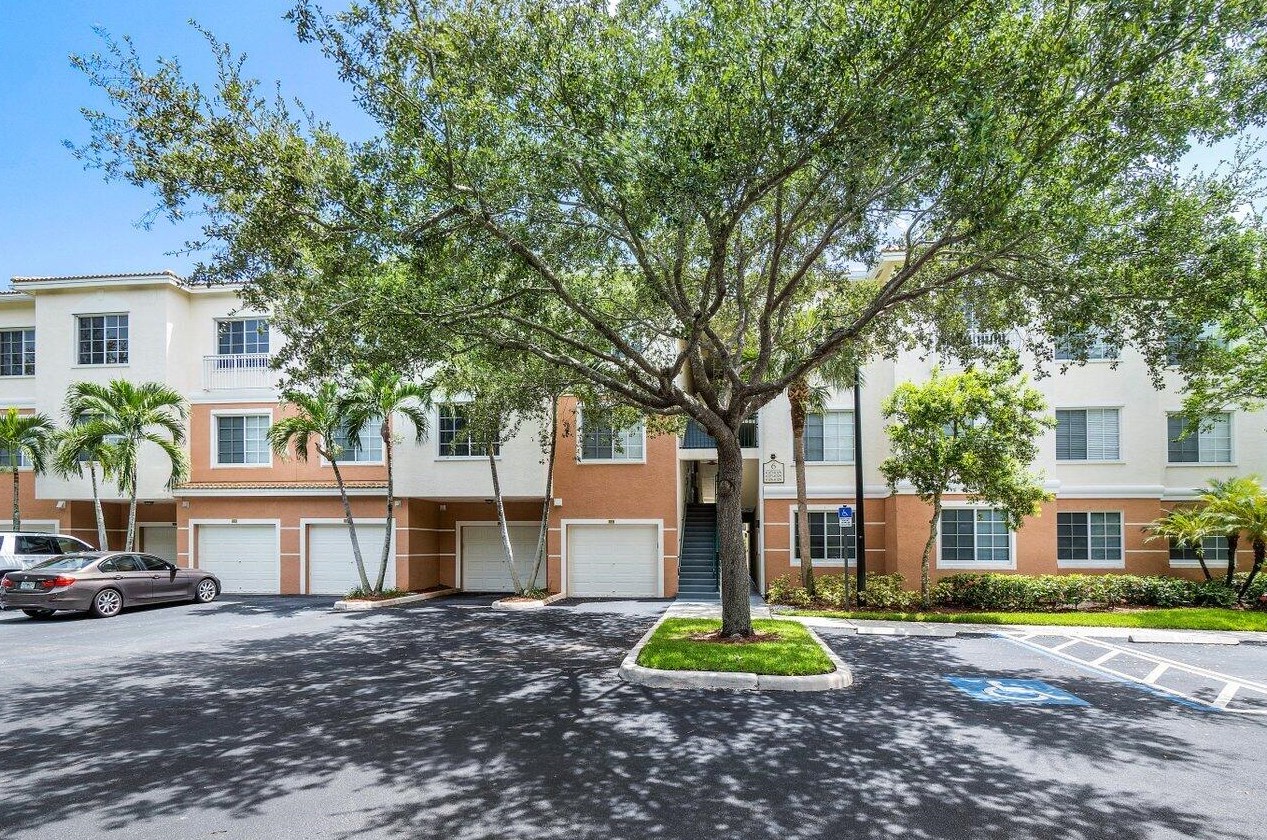 6107 Myrtlewood Cir W, West Palm Beach, FL 33418