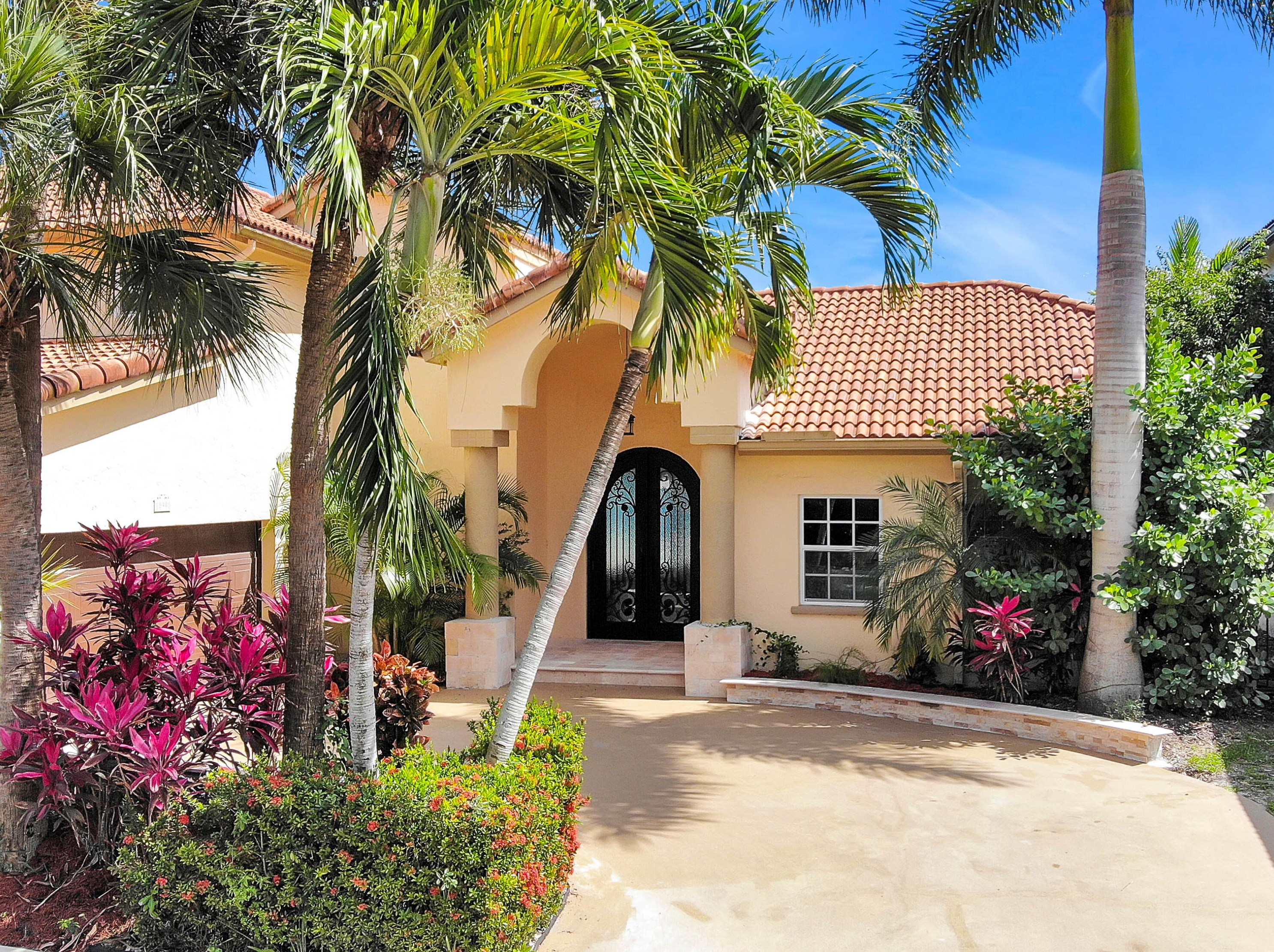 10900 Haydn Dr, Boca Raton, FL 33498
