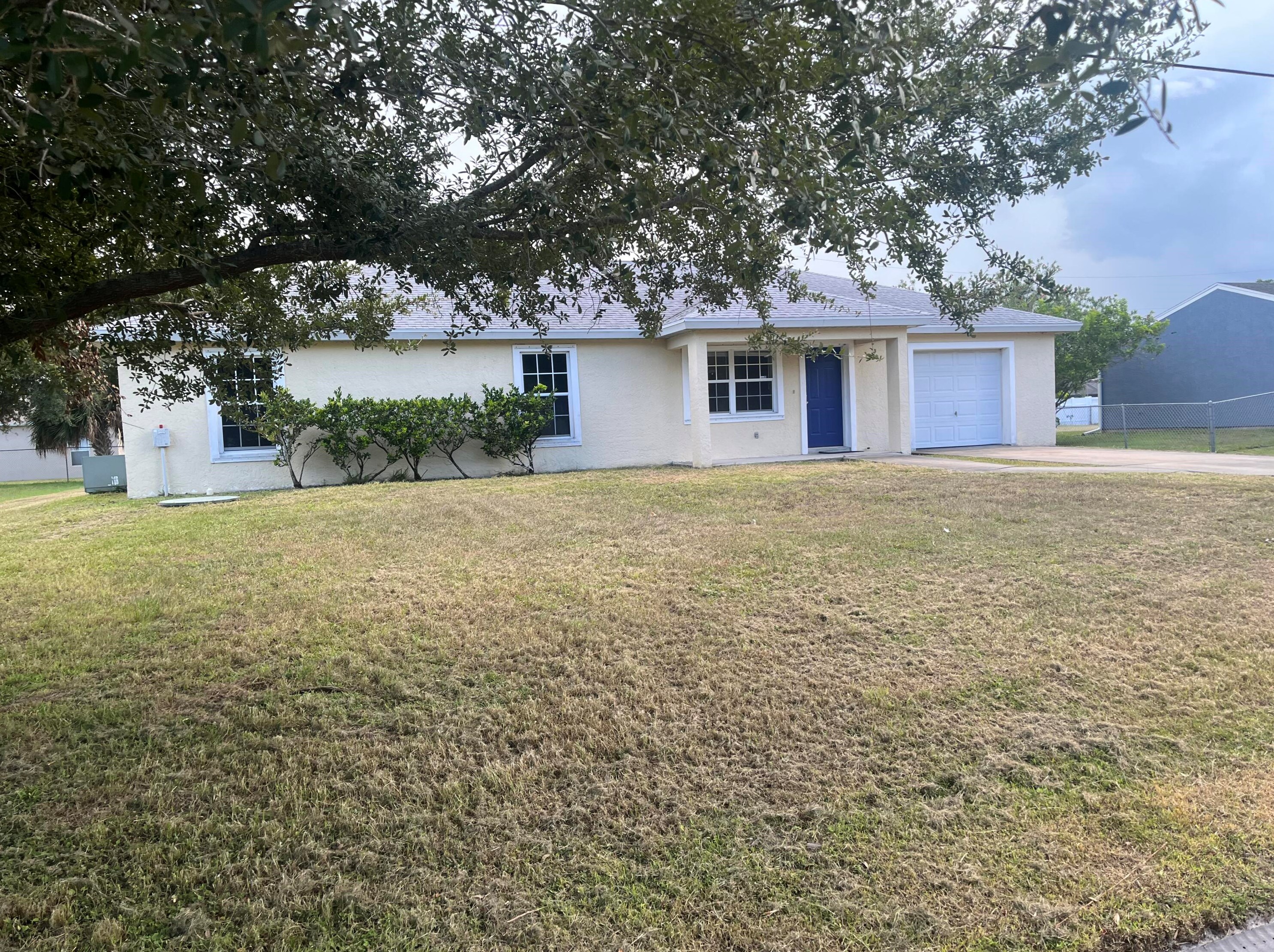 1912 Se Berkshire Blvd, Fort Pierce, FL 34952